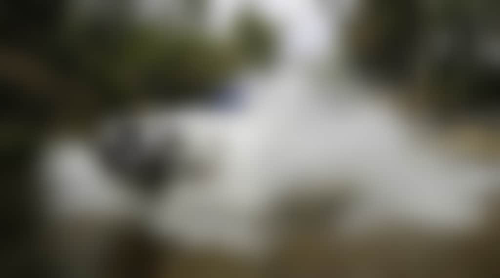 4 WD Car through River 1