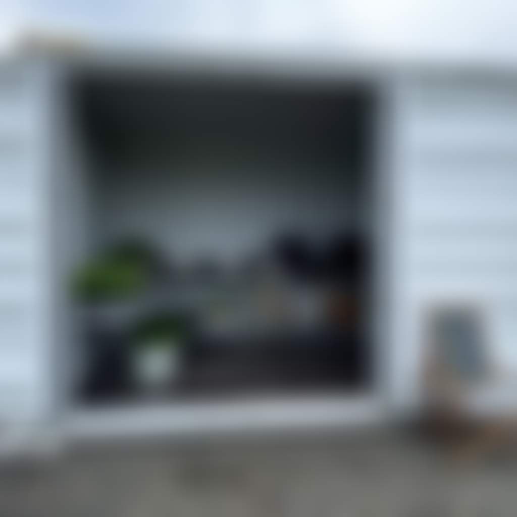 Thomson River Farms farm gate vegetable shop in shipping container