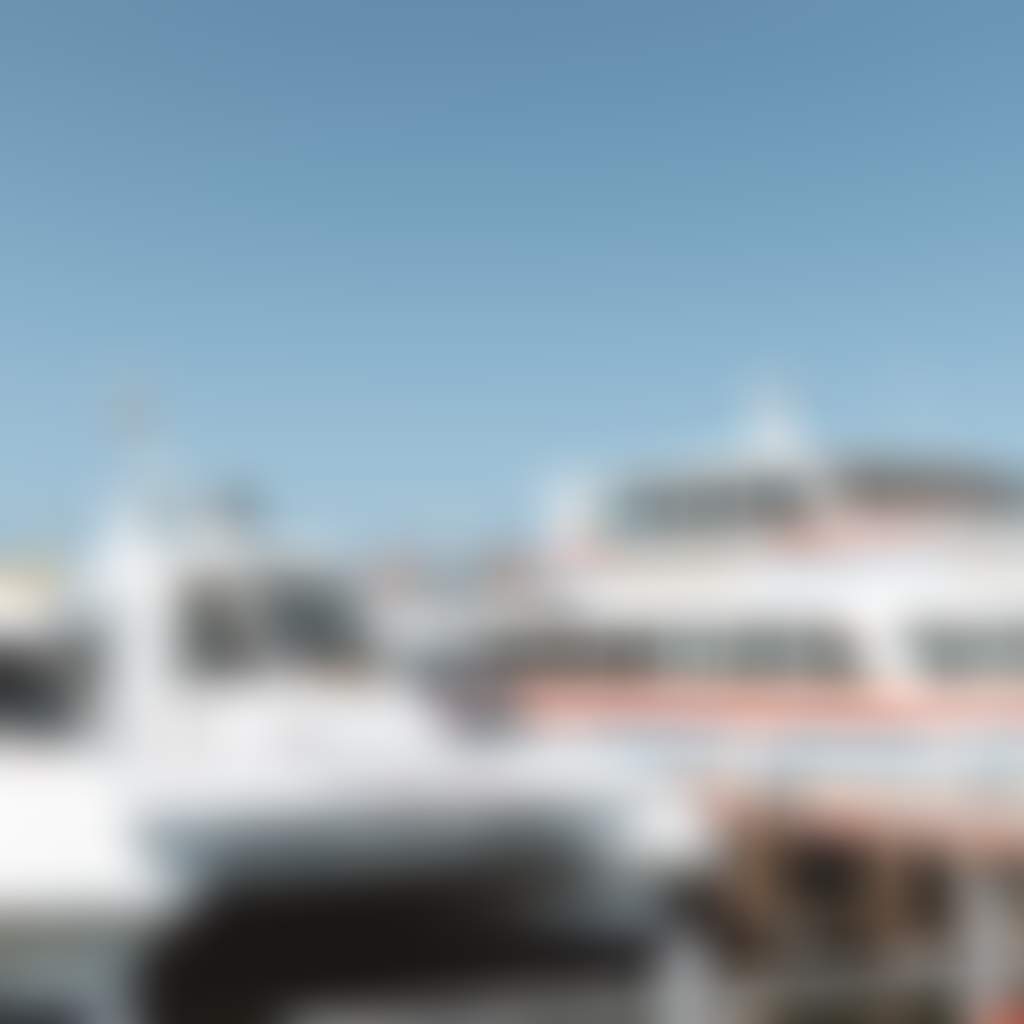 Peels Cruises boats docked in Lakes Entrance