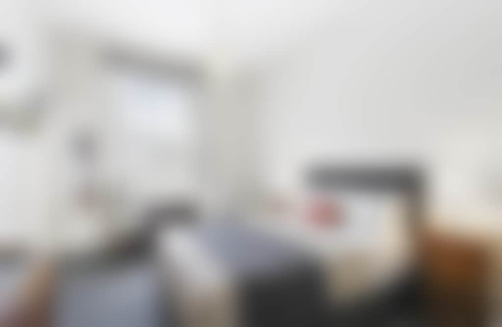 The Riversleigh Hotel Bairnsdale classic queen guest room