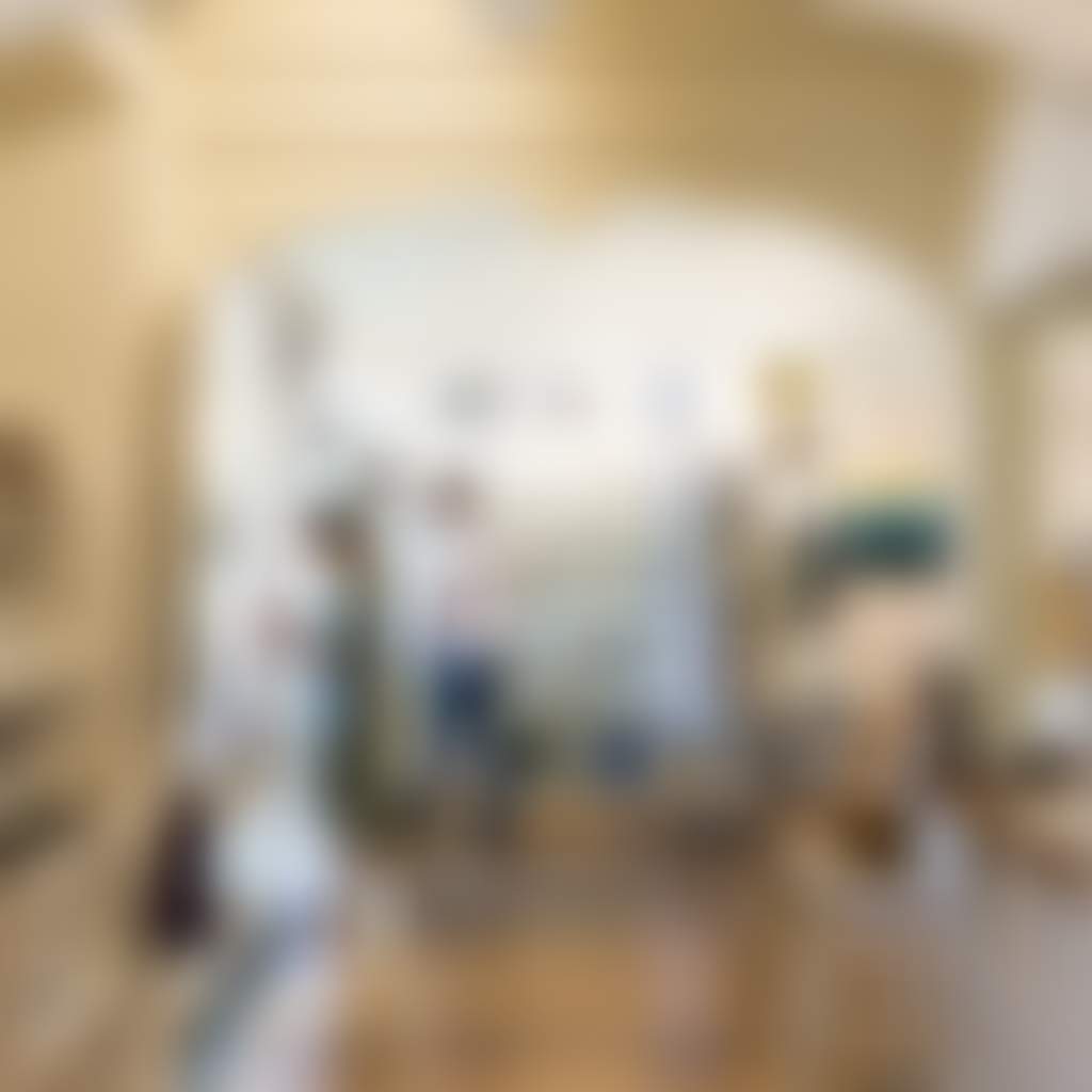 Meeniyan Art Gallery man and woman browsing giftware in gallery store