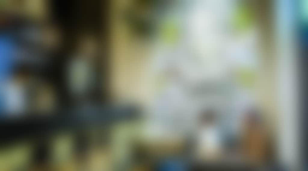 23497 adults talking to each other at Hopheads