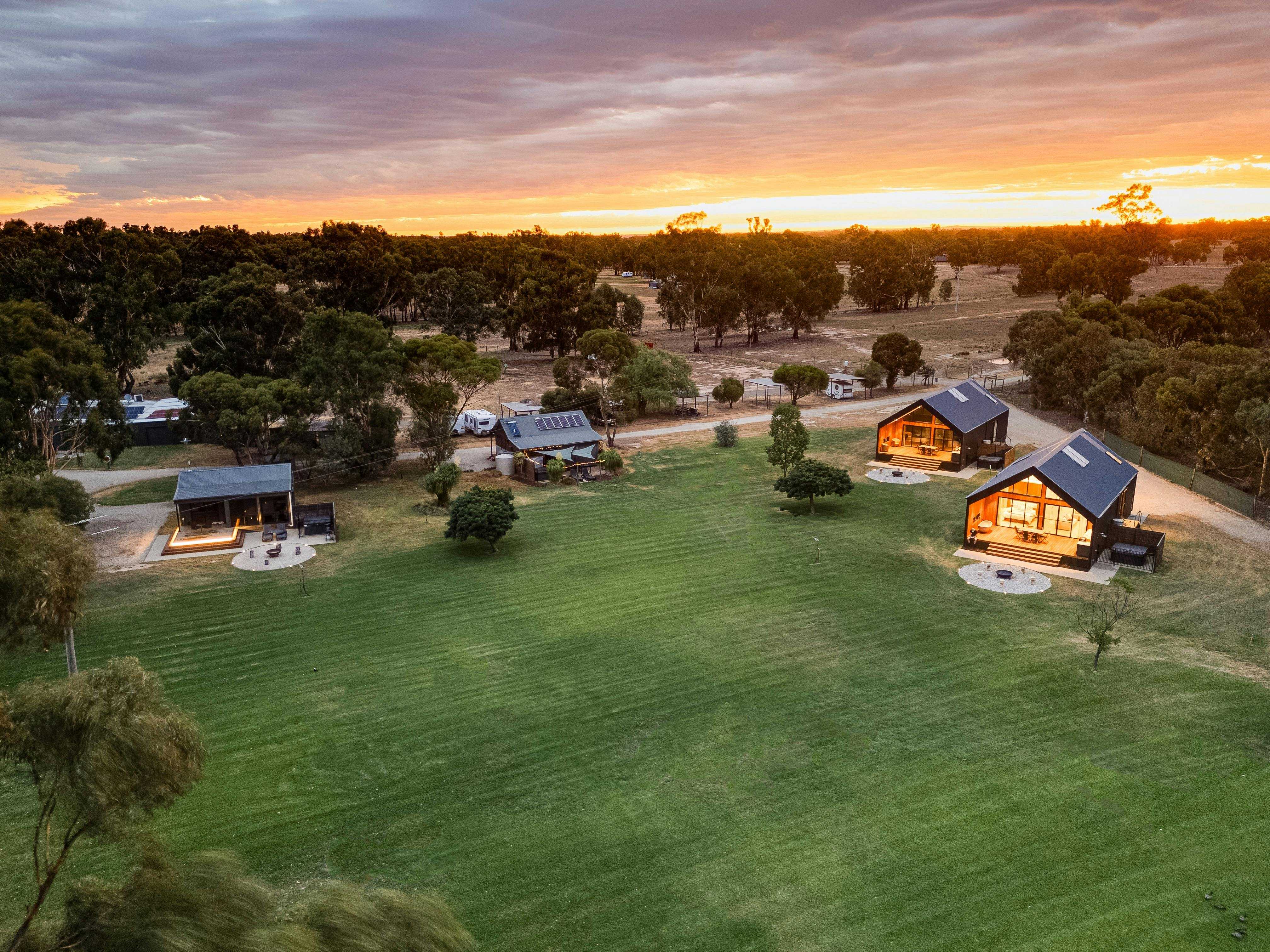 694C01618Ef080145B8Eb7817D85082D