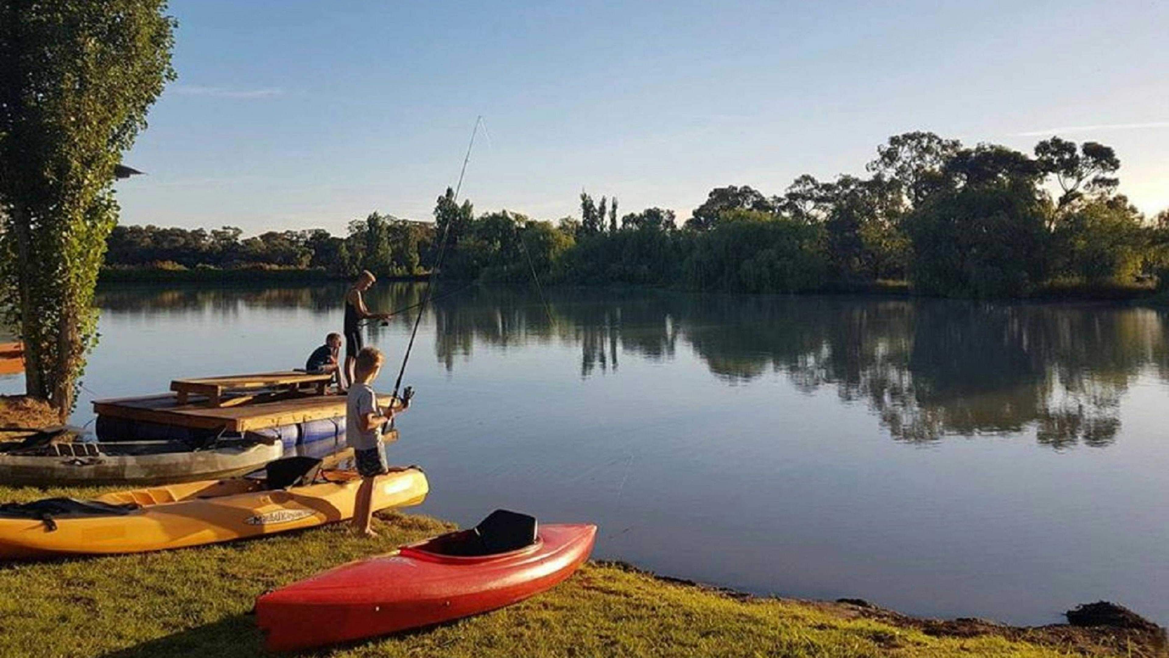 Burraburoon-Farmstay-Bob-S-Bend-Lake-Camping-Unpowered-Riverina_Iqn392Z
