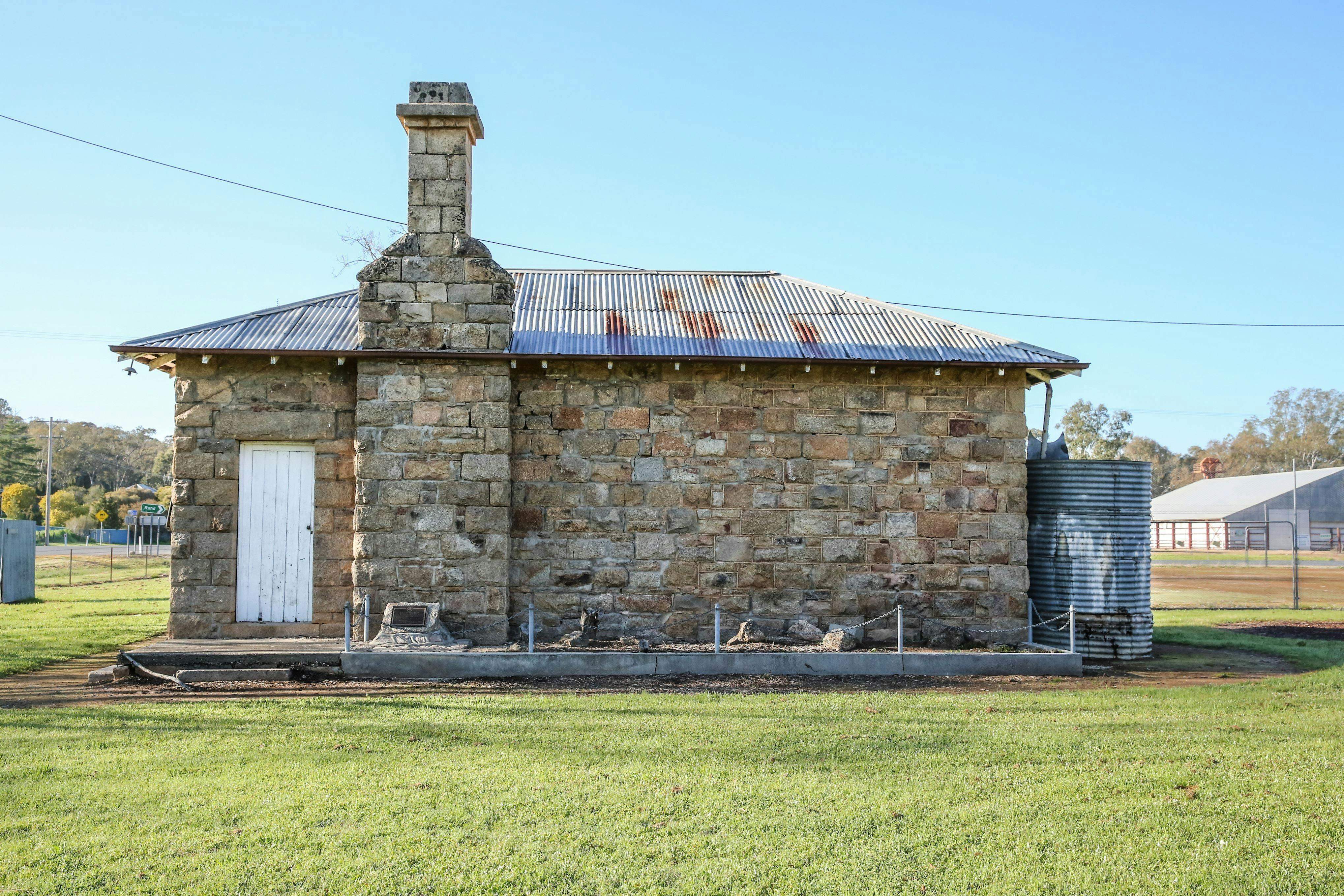 Original__9985577_2640_Walbundrie_Schoolhouse_Back_W3Ugigh