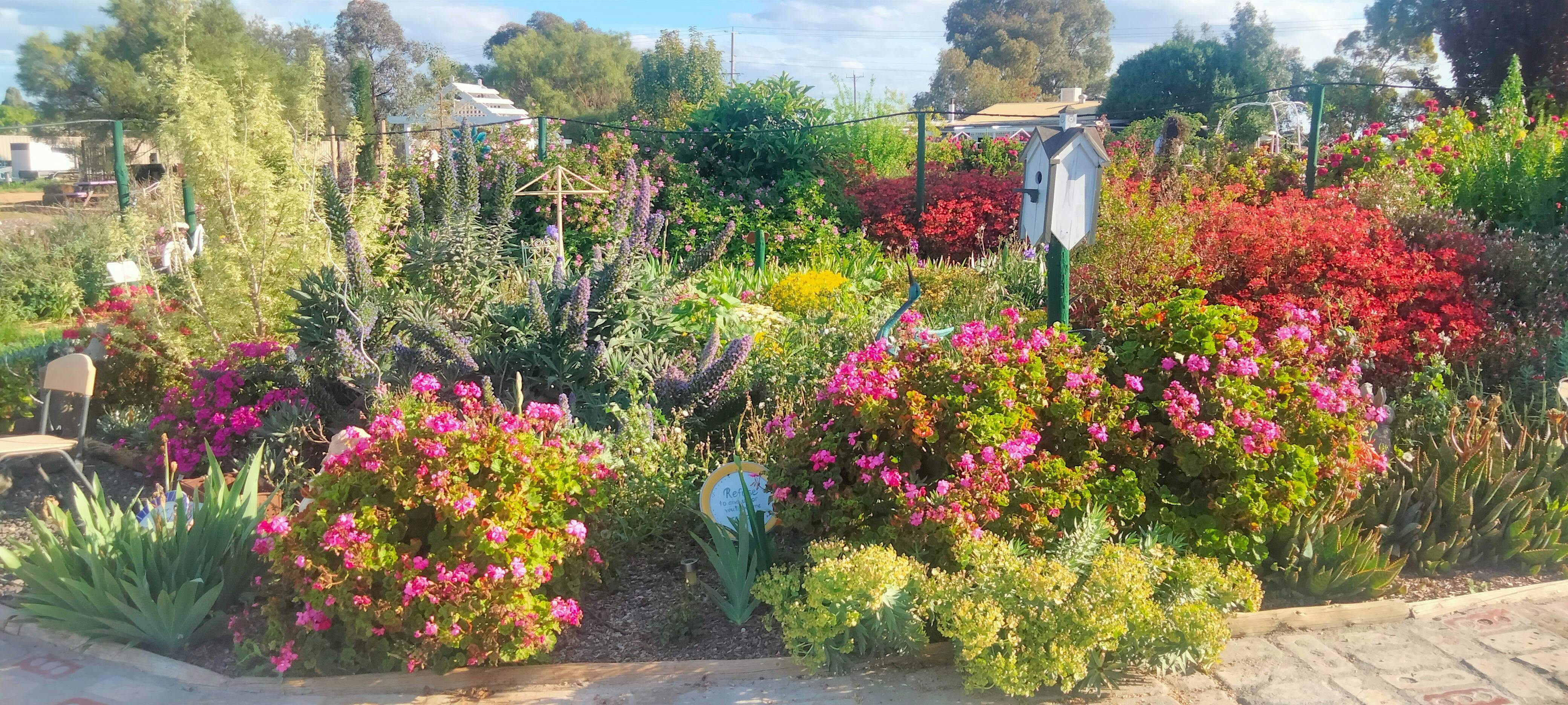 Ea5485845996A5Df938D7824274237B4