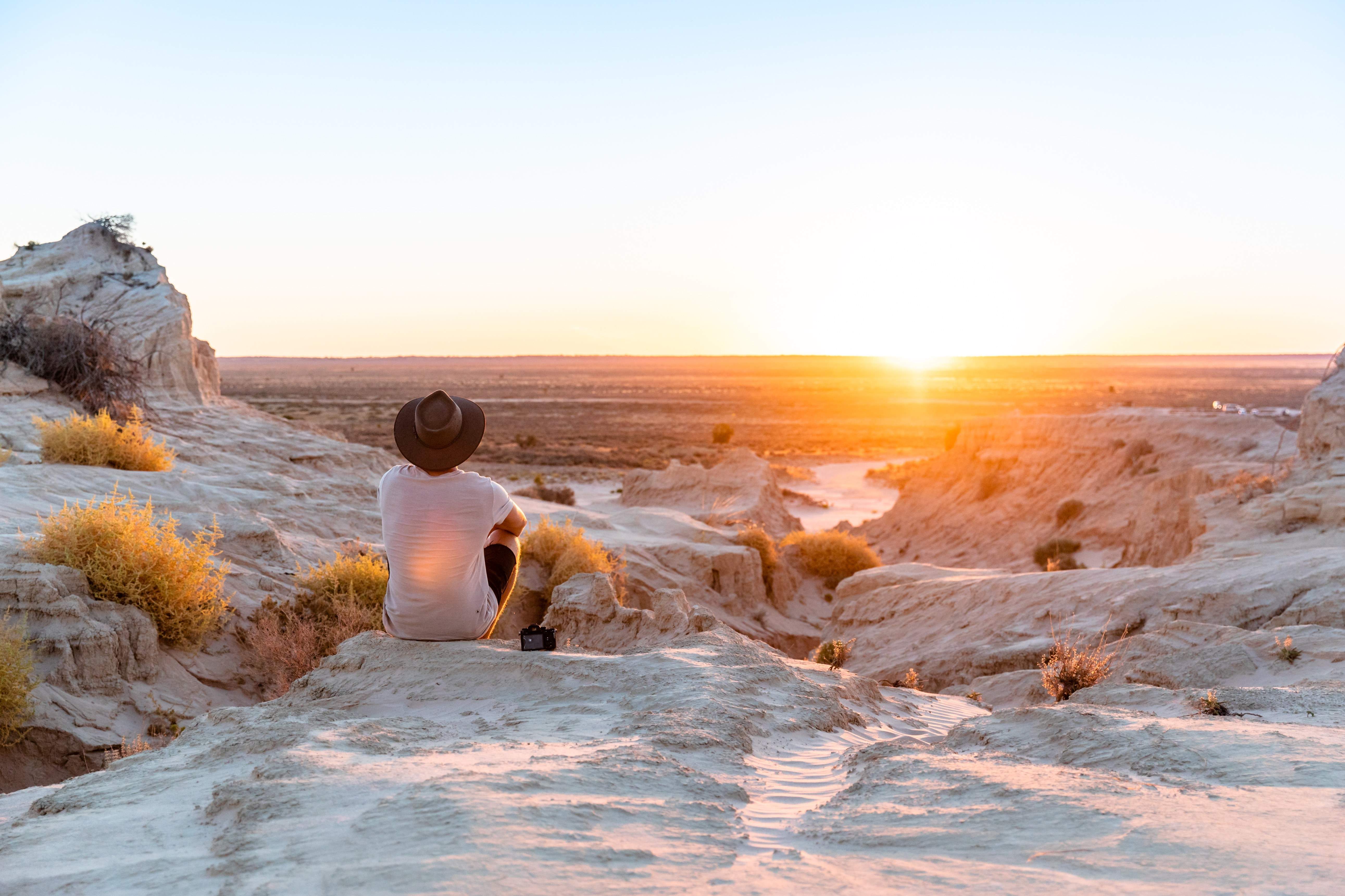 MRT Mungo National Mungo sunset Tyson 2019 C Murray Regional Tourism