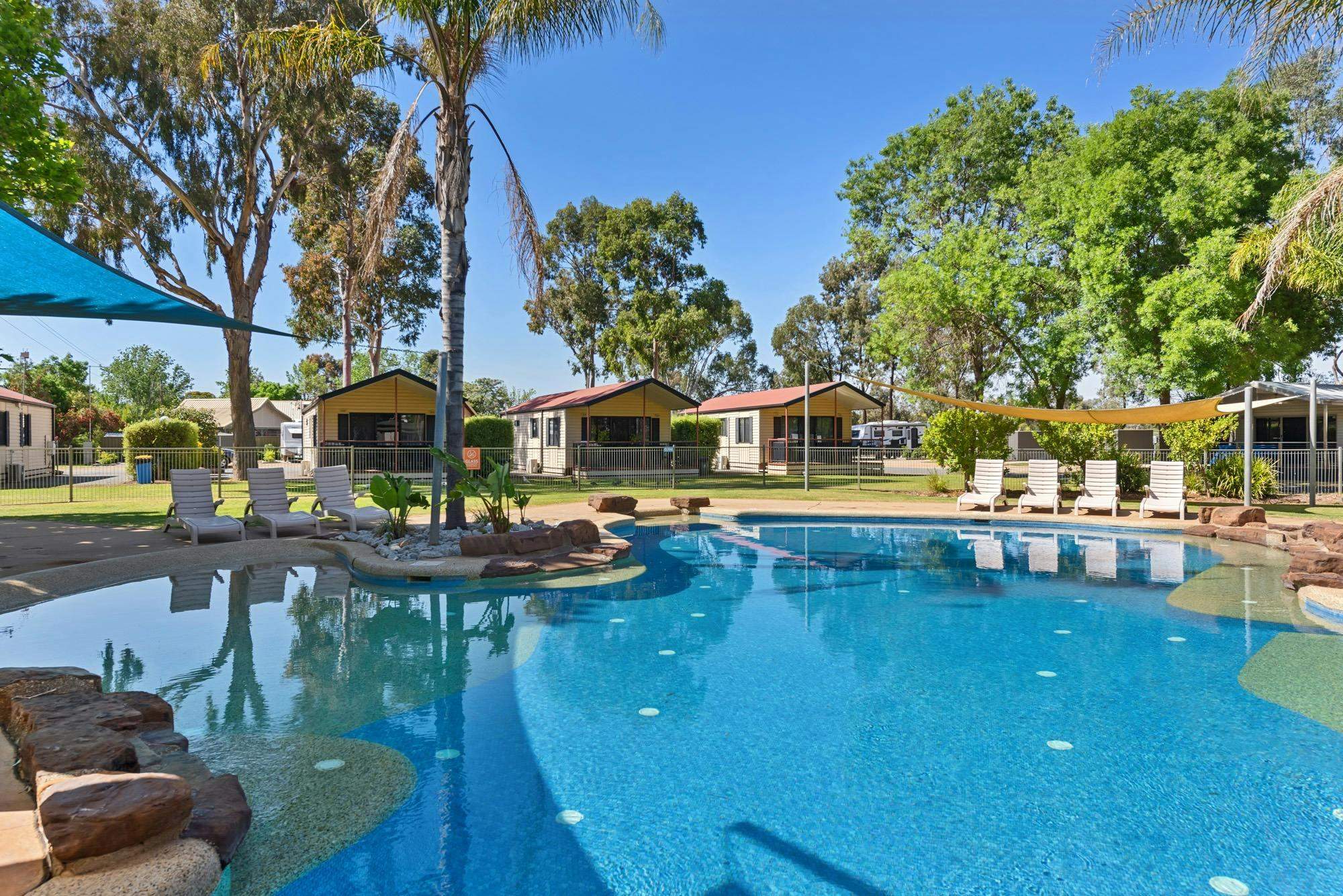 F62Ad46F37724F8F58Cc901F8903021F