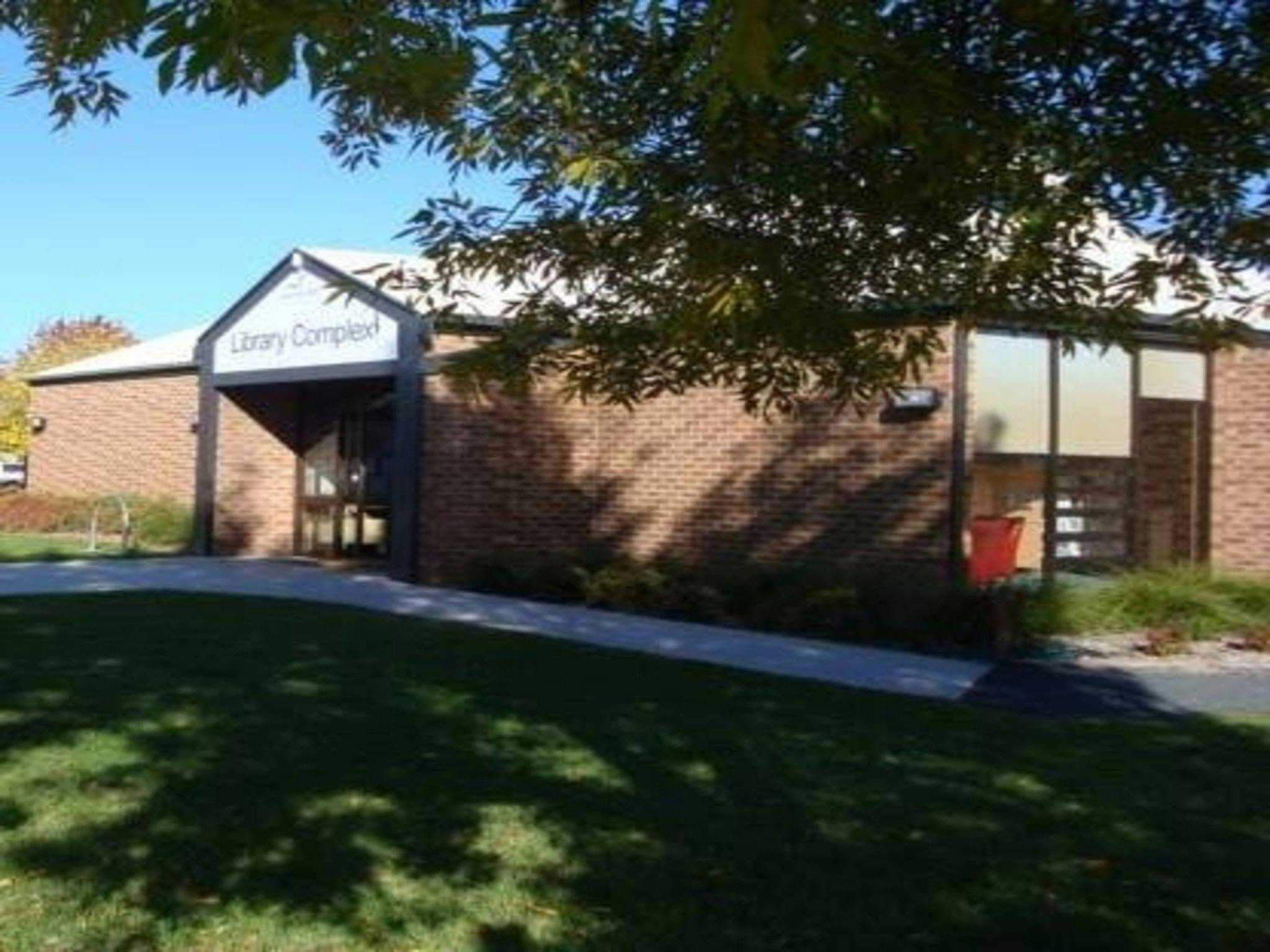Visit the Murray | Holbrook Library Complex