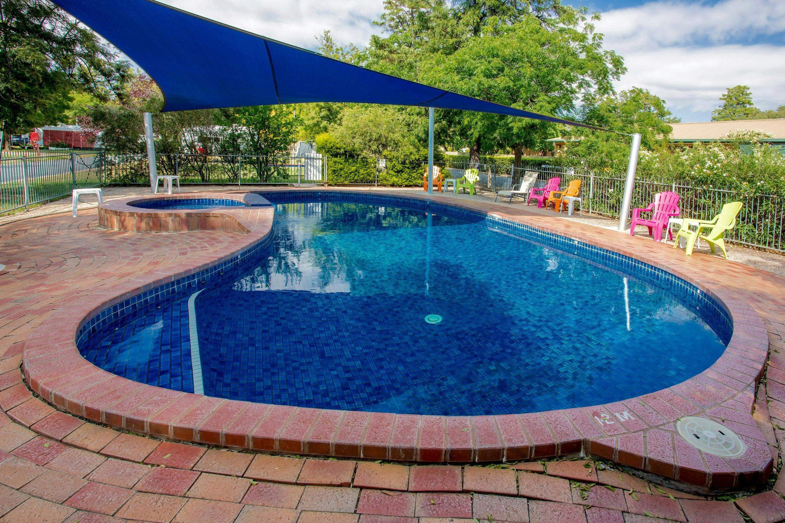 688D0439F121D8B551A2Dd44Cb2D1581