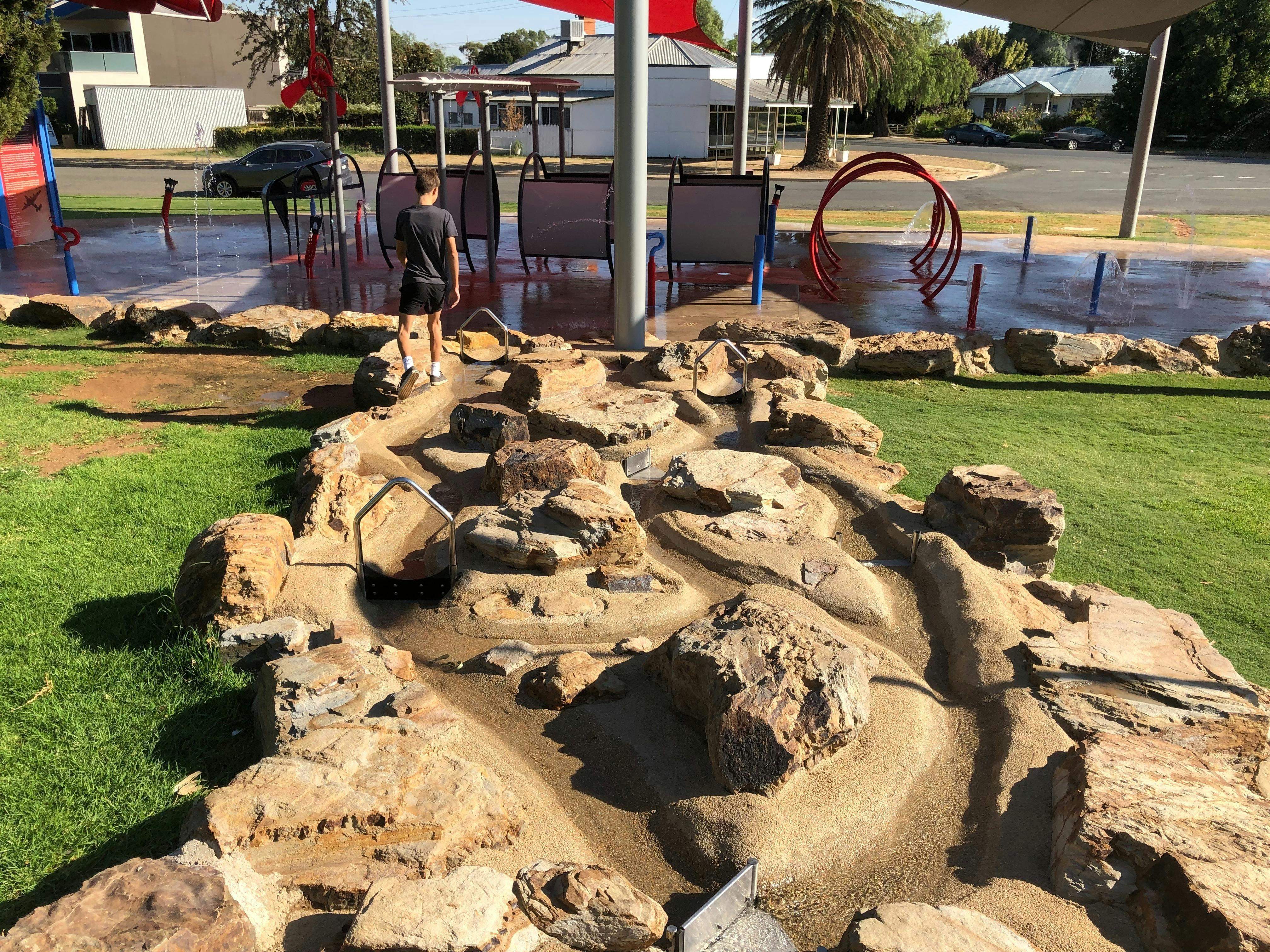 F9Dee536B4197E4Ff3B7D57D22783020