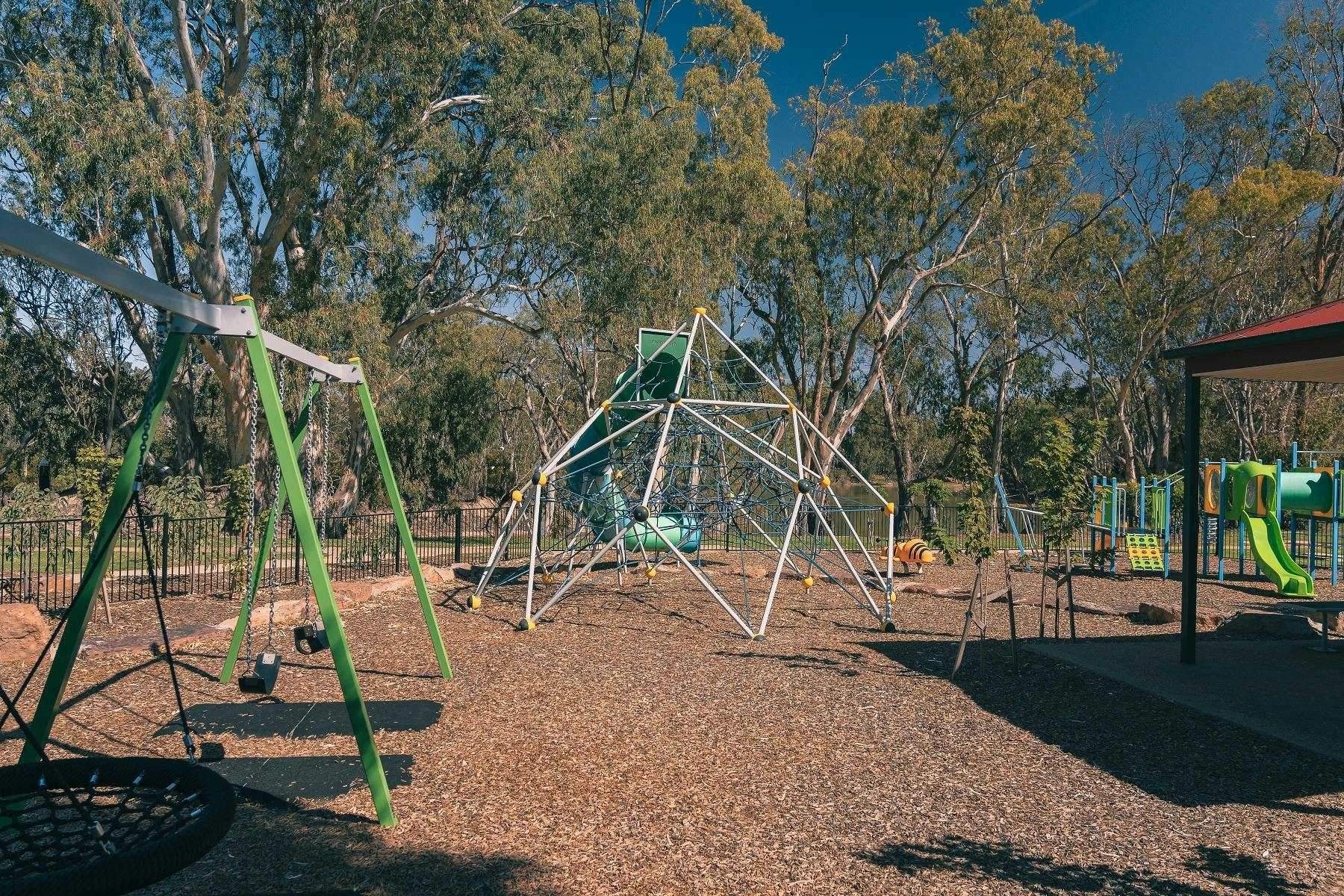 9F9Fe592E2F6258Eff635F1F70823D94