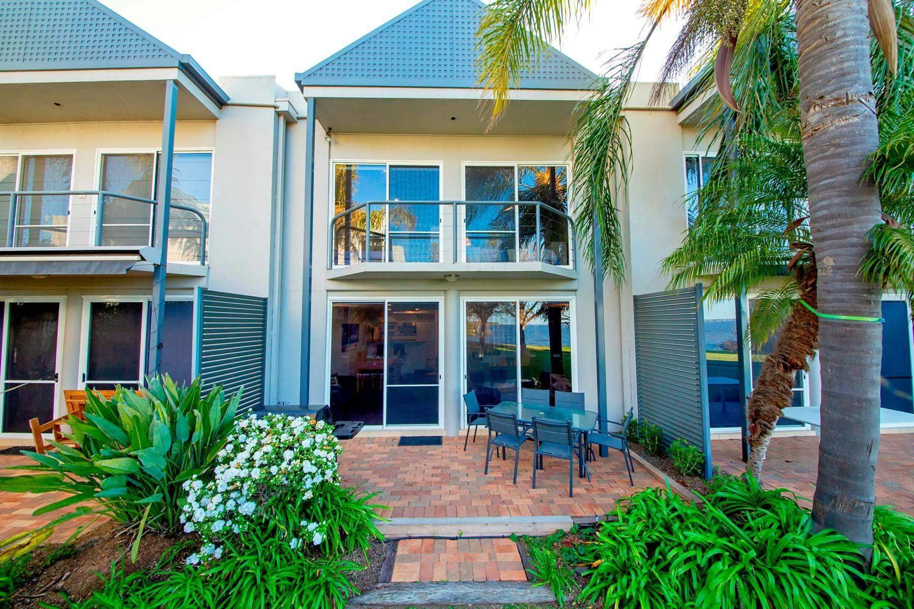 65B2D35499E7C2E7894406Dab0333448