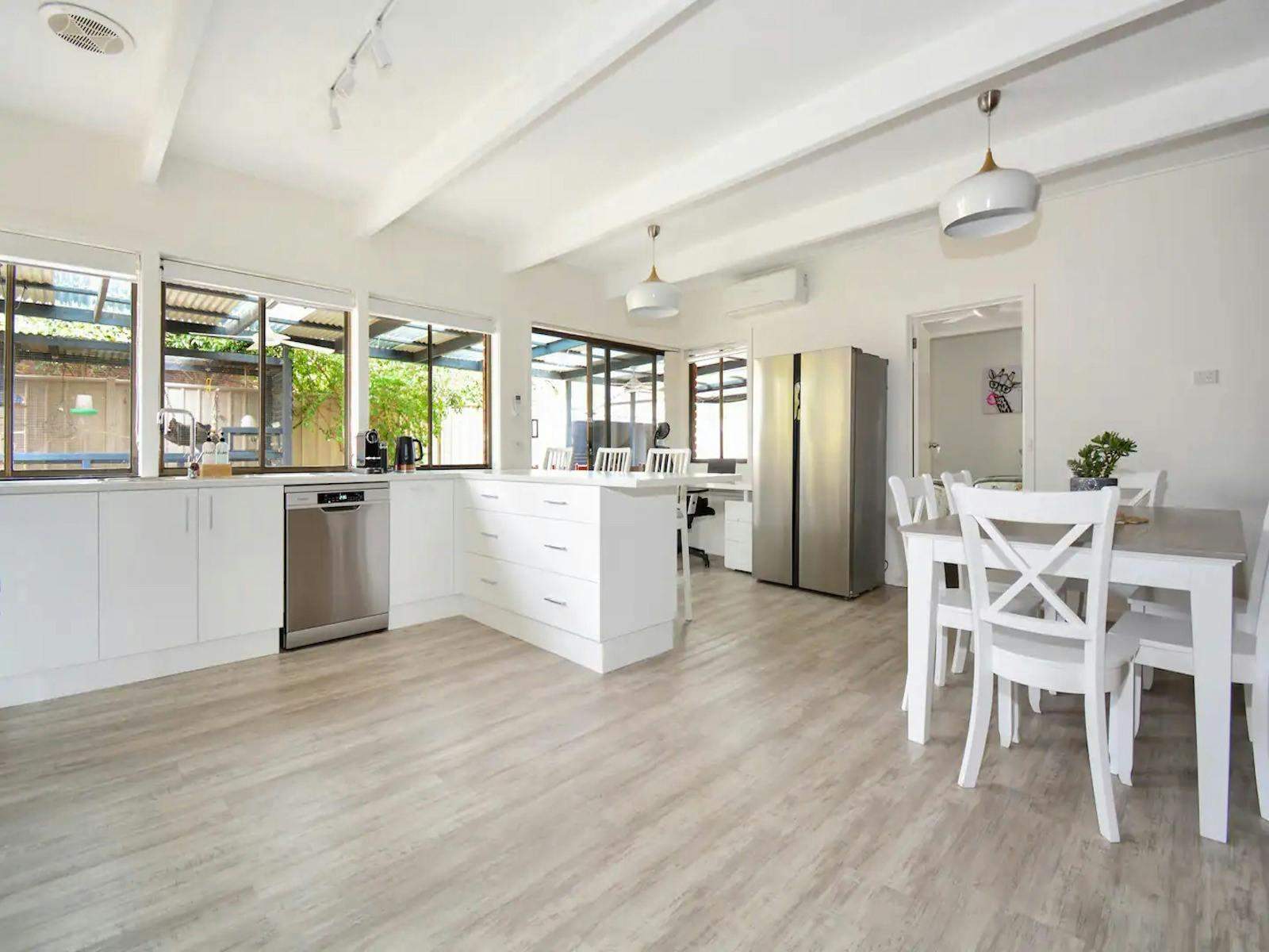 C9E3093289A712572Bbee27Bf229D46A