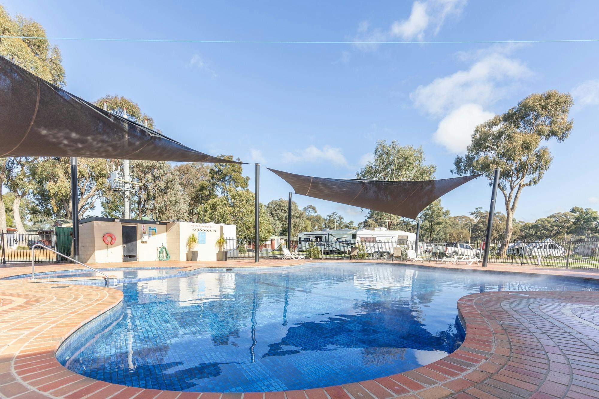 549E668F3772Bdd60B7940F922F8037C