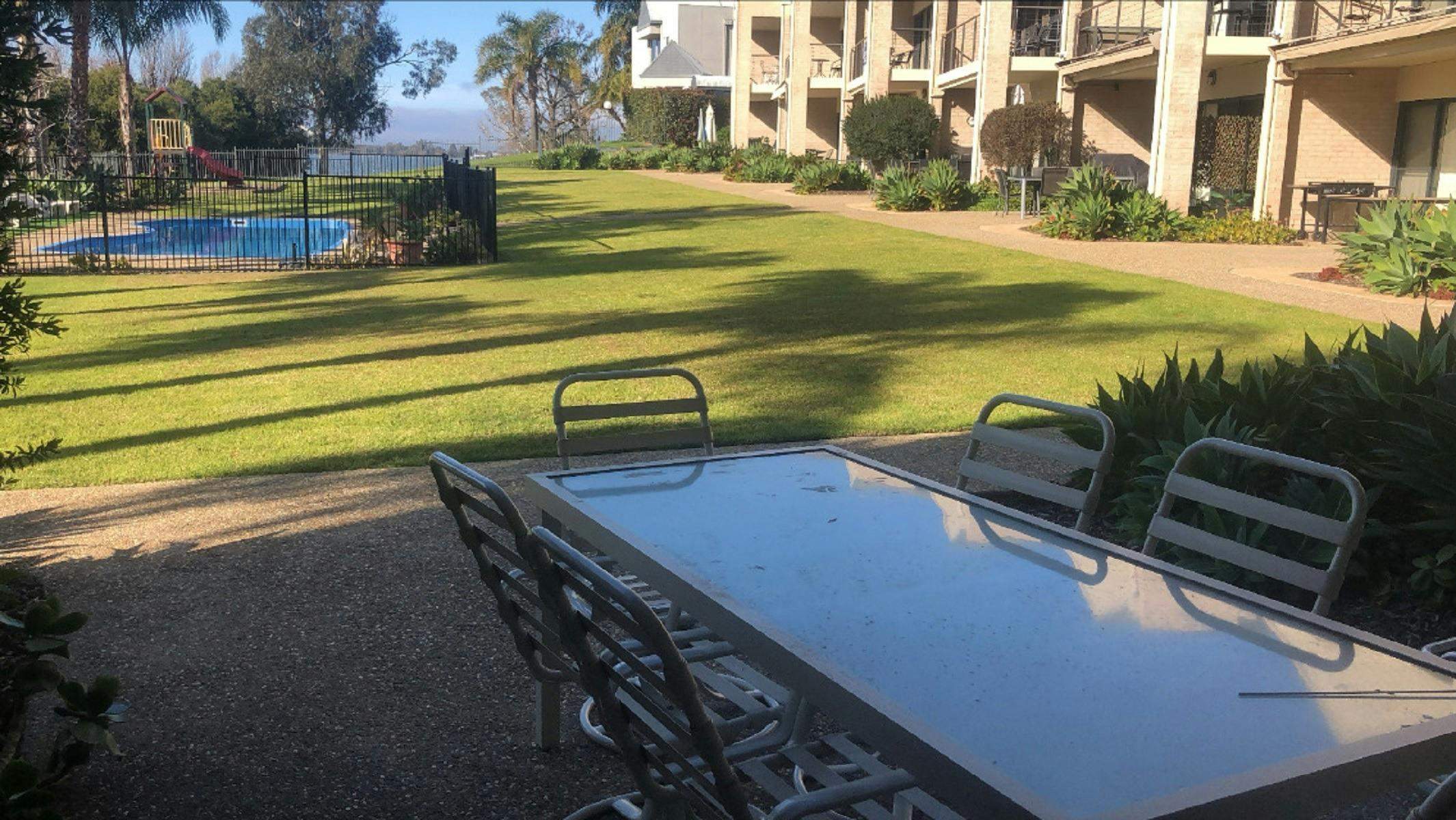 06Fdb08E6090848F97Ef7Eec9C8768F7