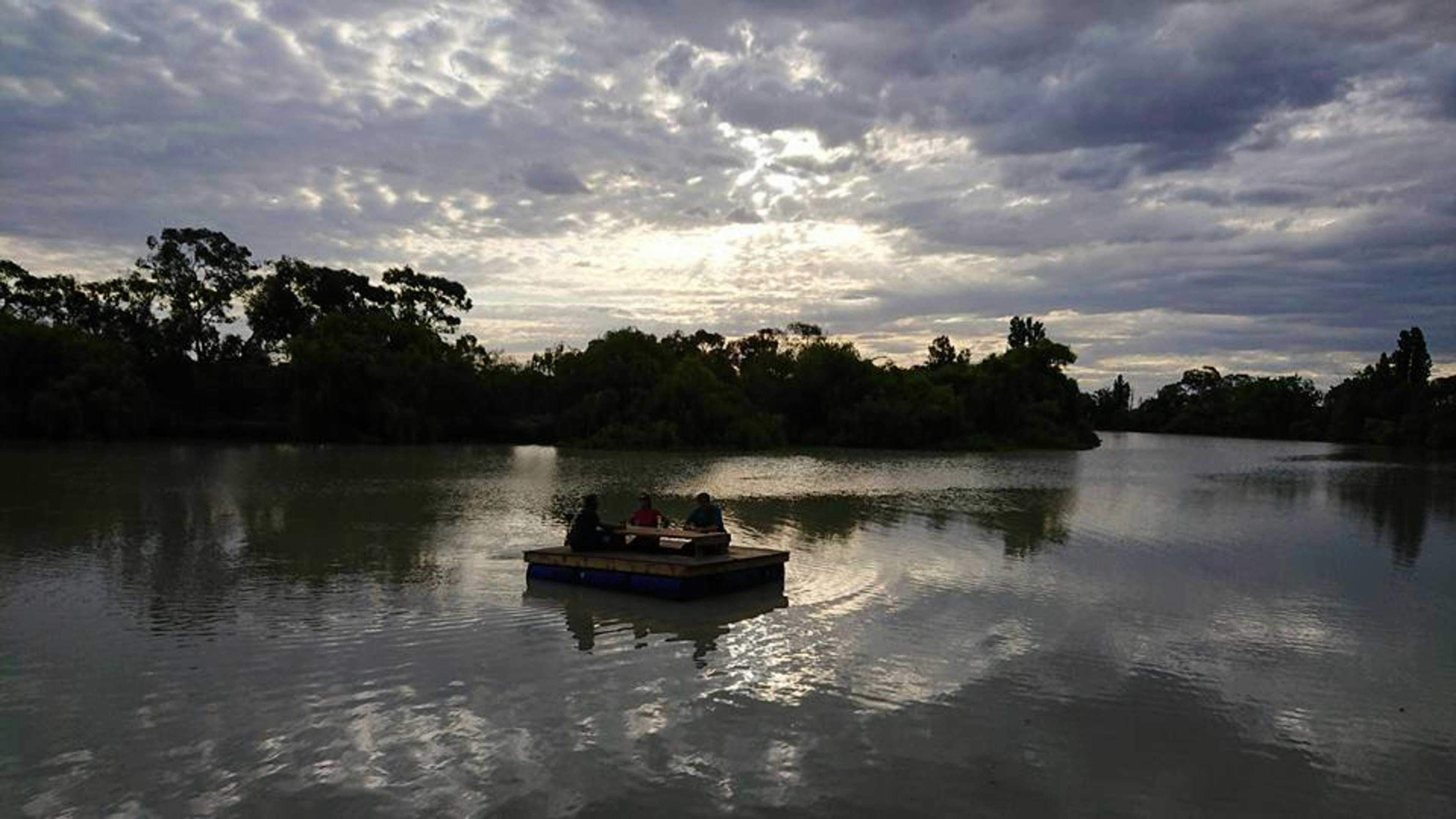 Burraburoon-Farmstay-Bob-S-Bend-Lake-Camping-Powered-Riverina_Wji5Q8Z