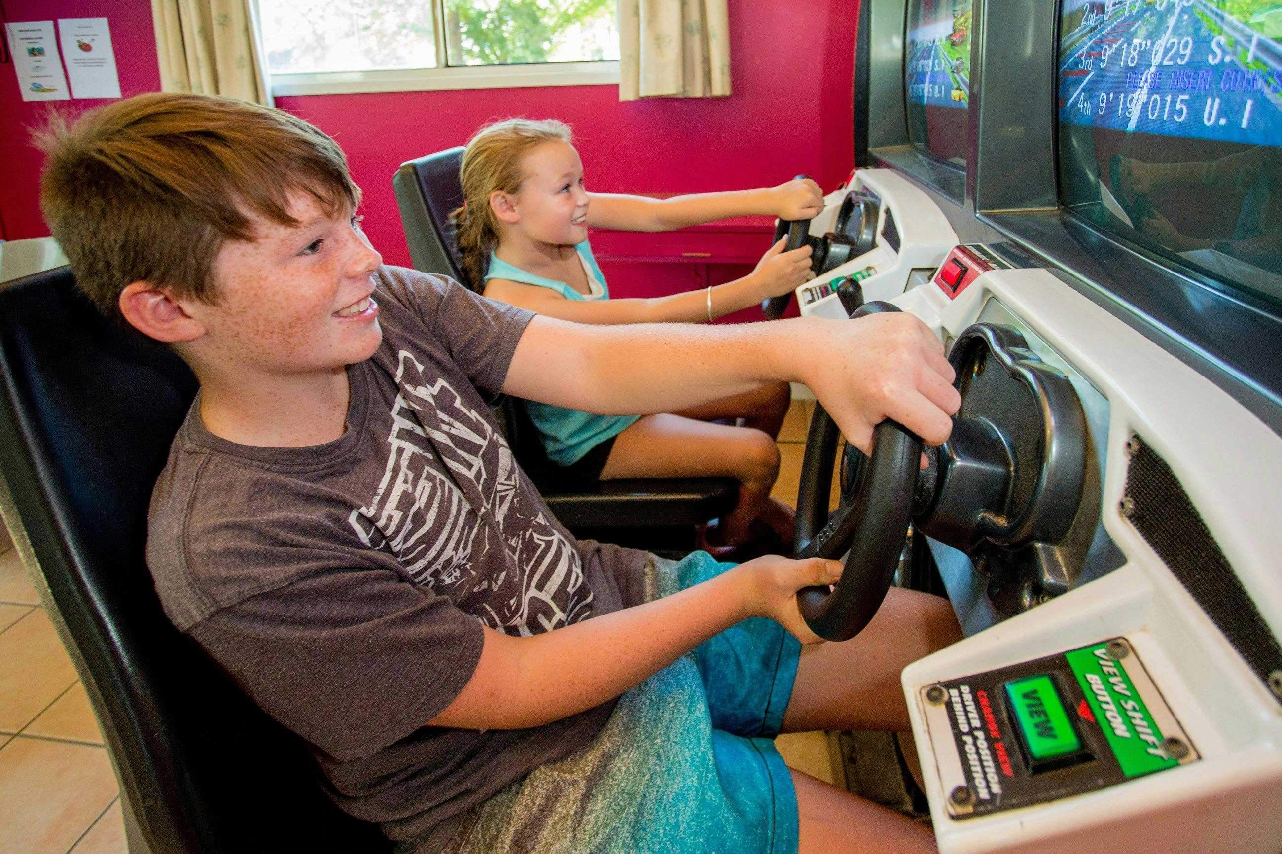 47B2E18742C34128E0368119B093D439