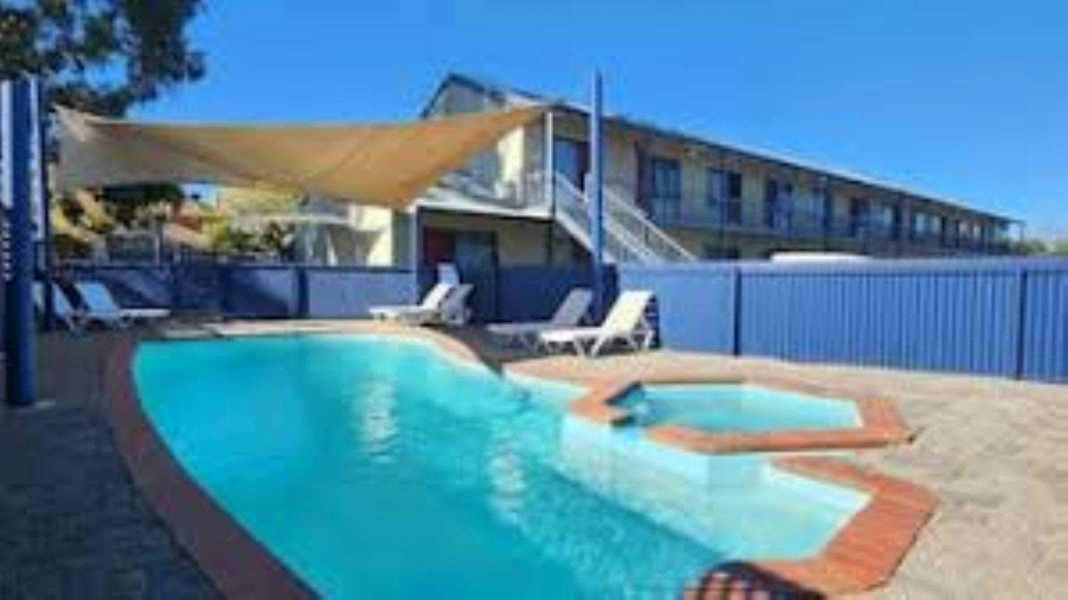 82C8E9B503F81D4B565F1F19E3455623