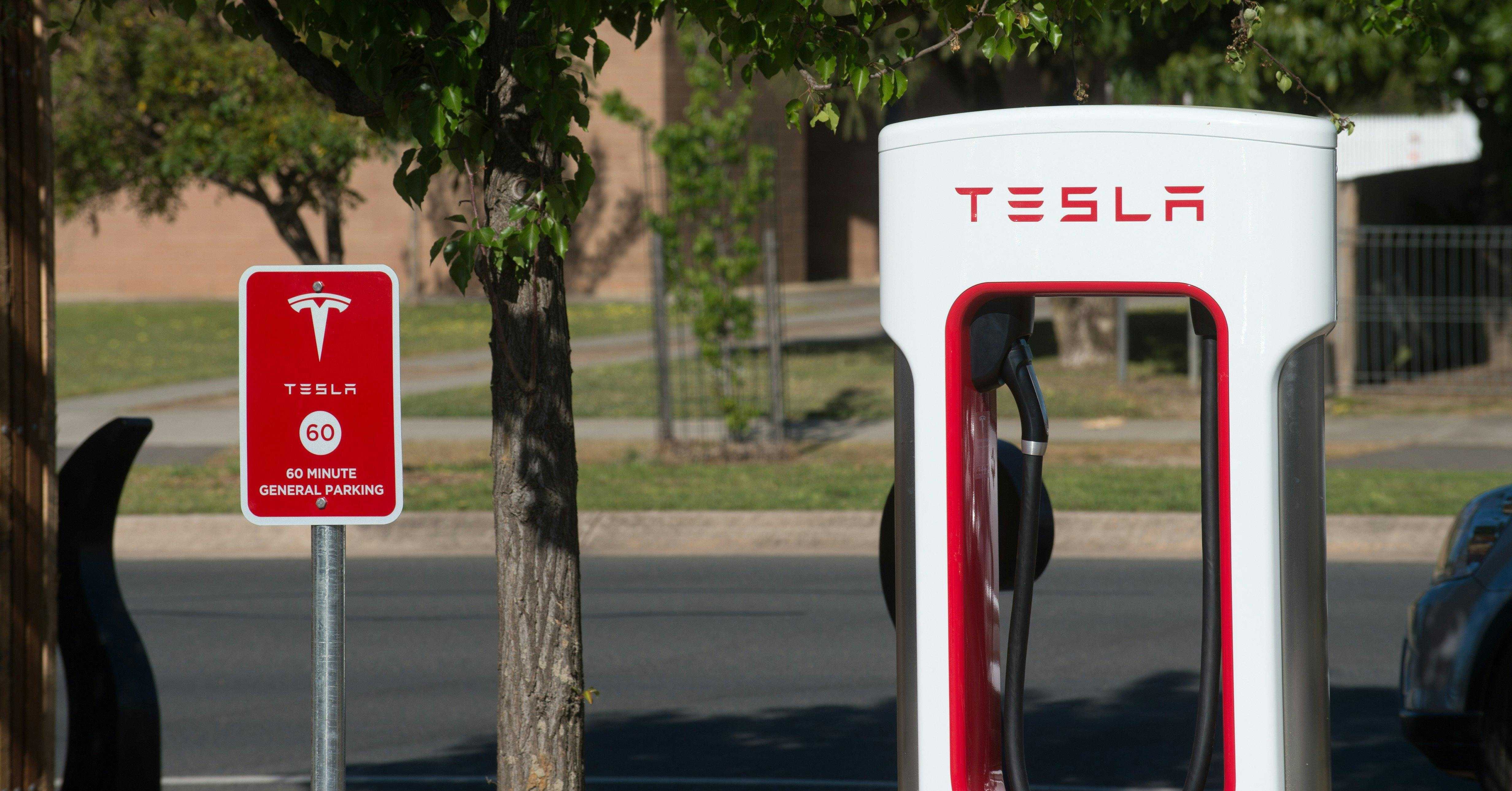 F063Af7B2Bf3F8928E74304A06F70Da1