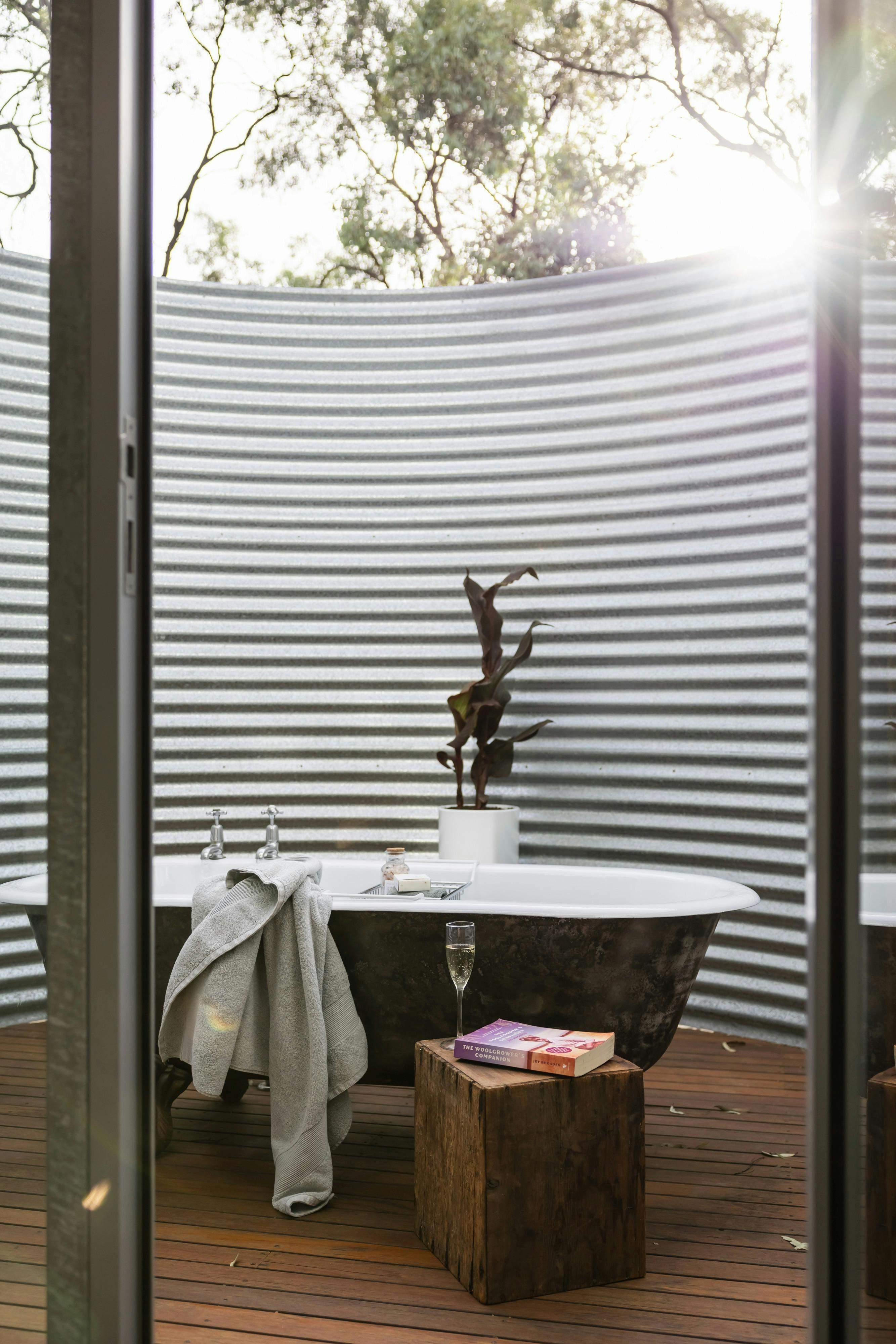 1E94Edb75E418351E1Bfa383B217Ec6A