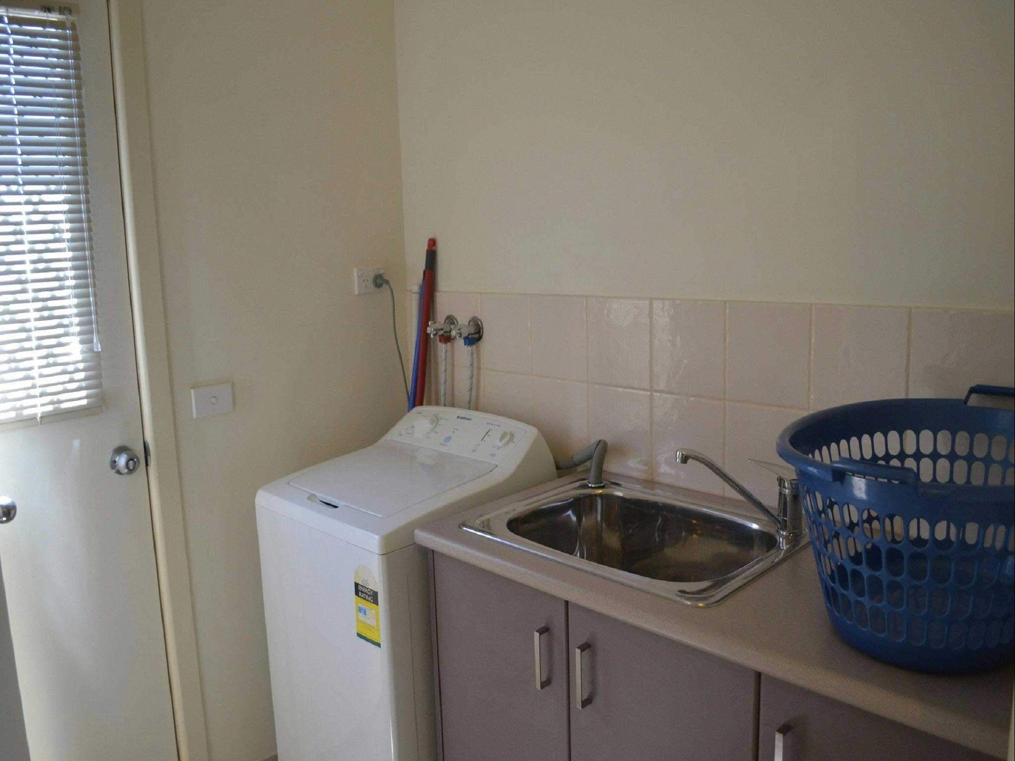 46D8E42F61Ed973E88375A1Ee25Be98B