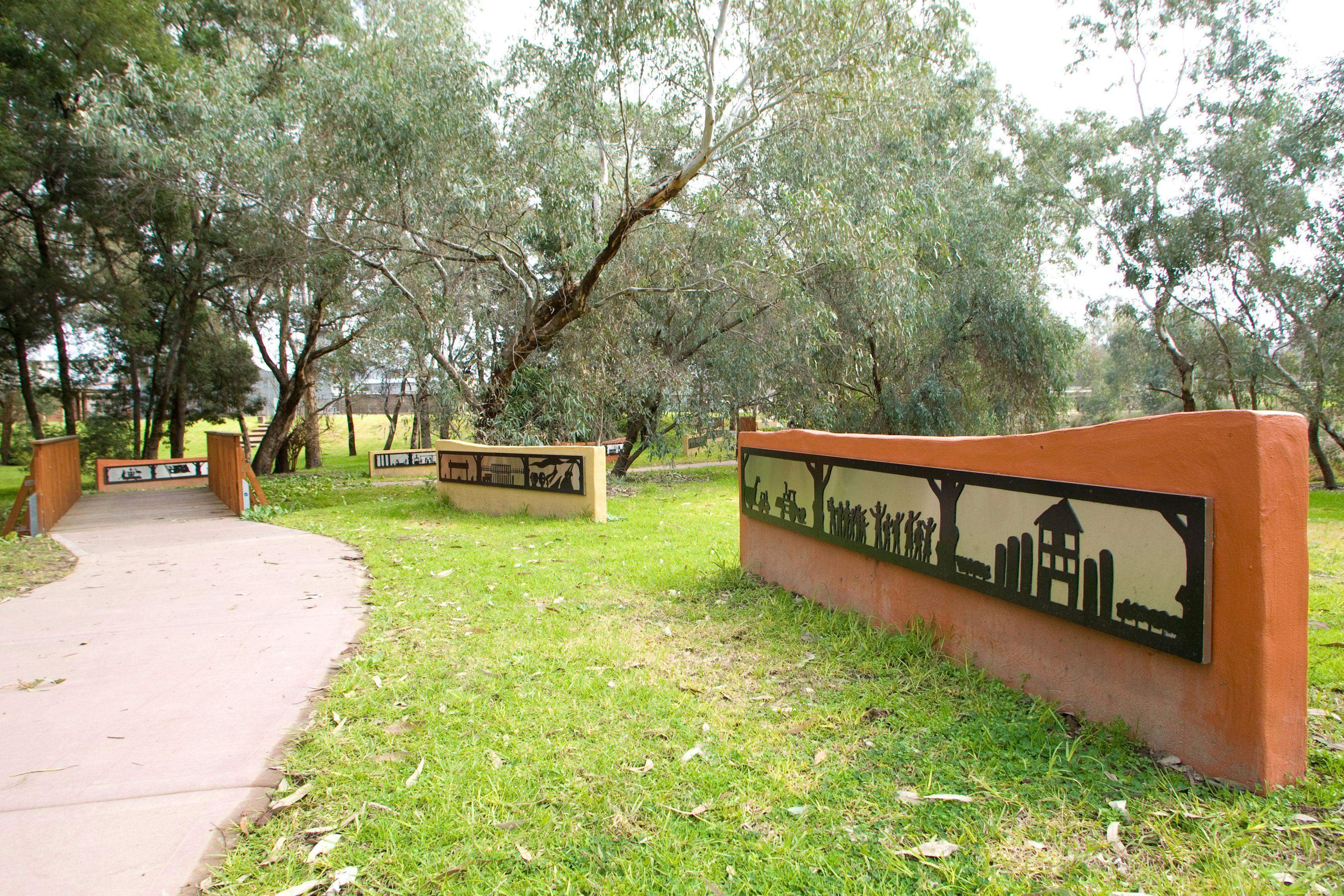 Original__9613978_Bt57_Kneebone_Art8_Ck5Du2S