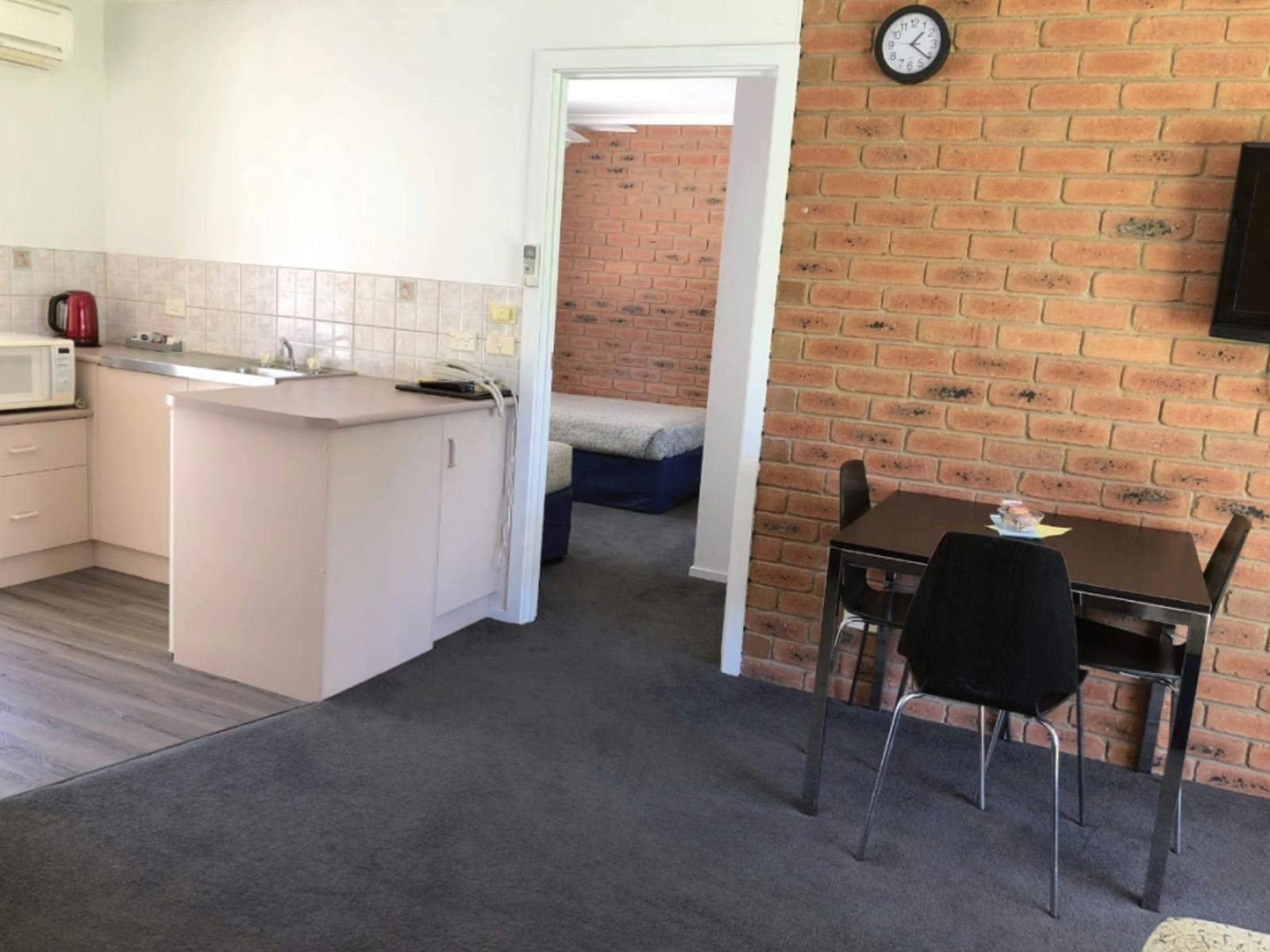 D1E2C64044D7Dc8C6B5932F62A54D86B