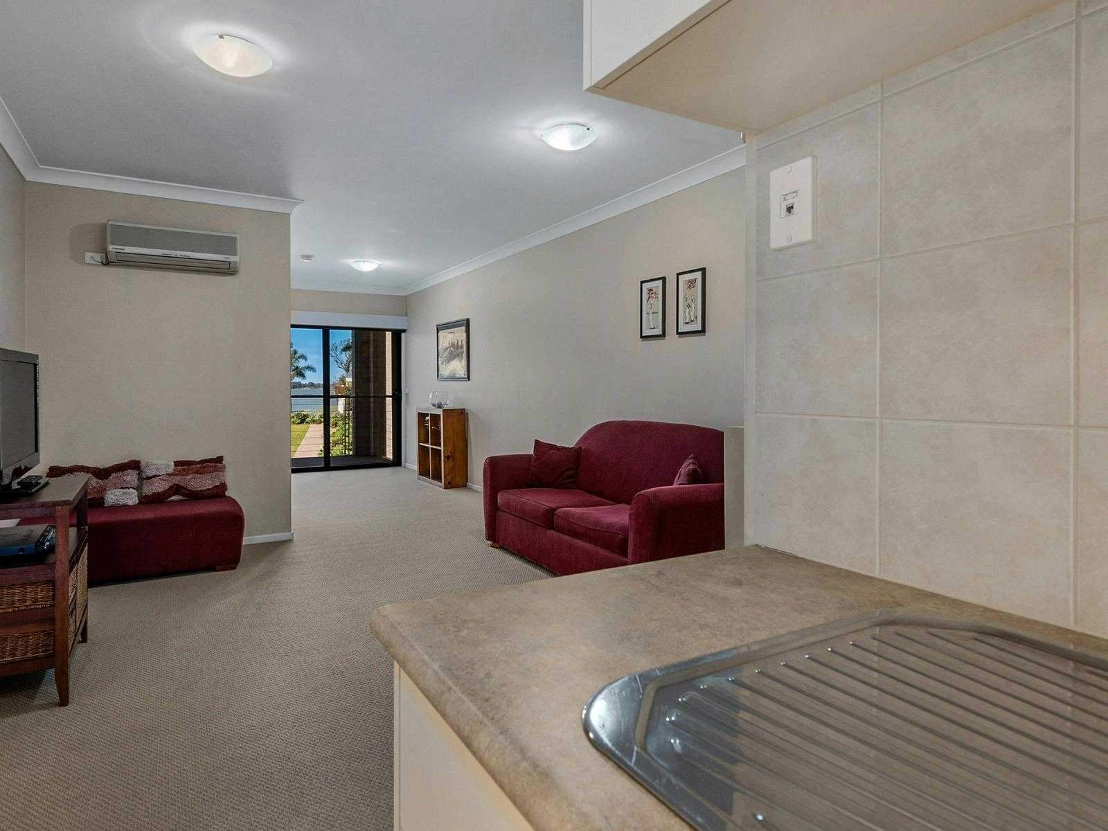 13439953A327E68F616160B196F12097