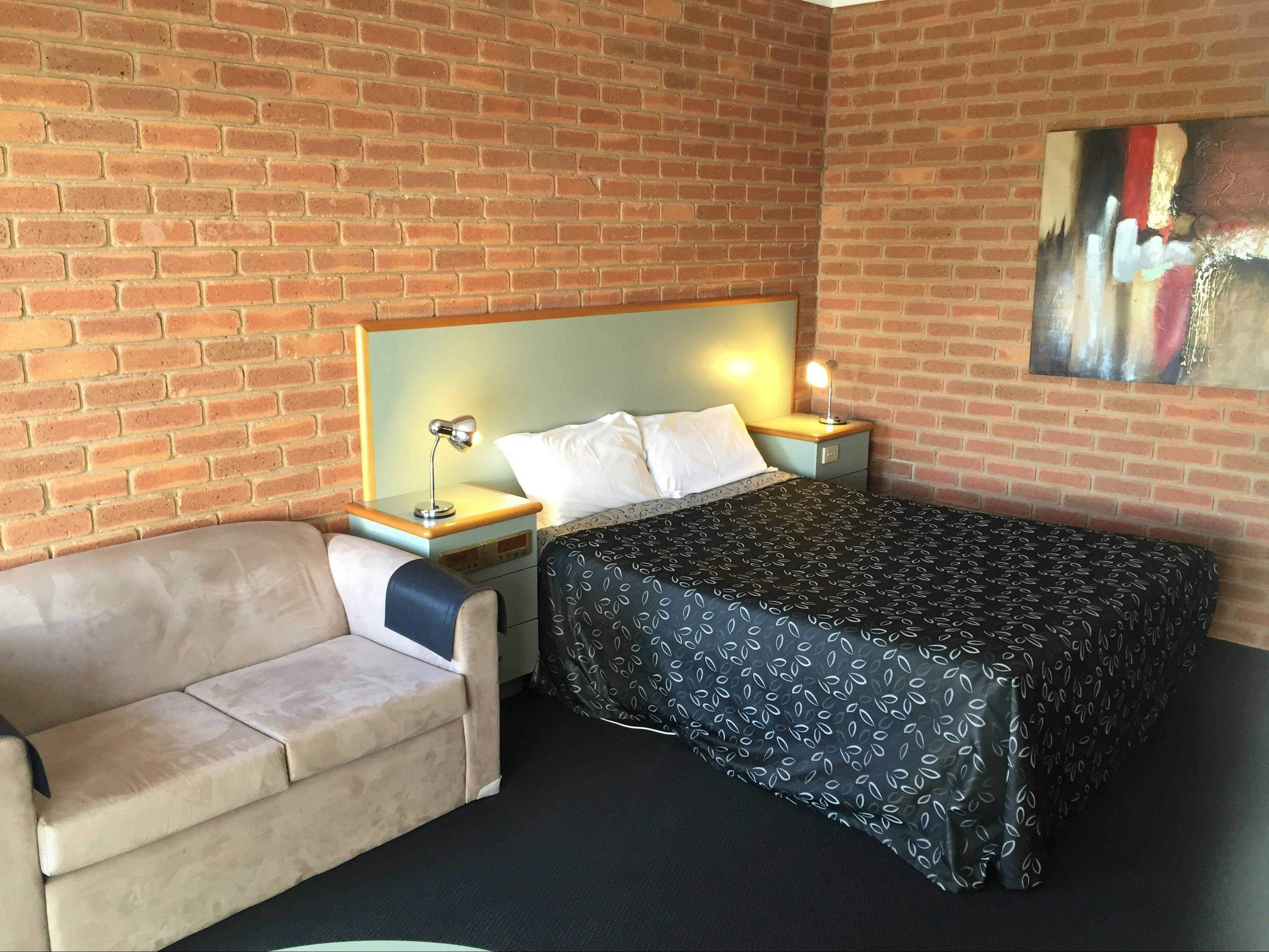 B558Ee42712Df13A097Dad2F05179182