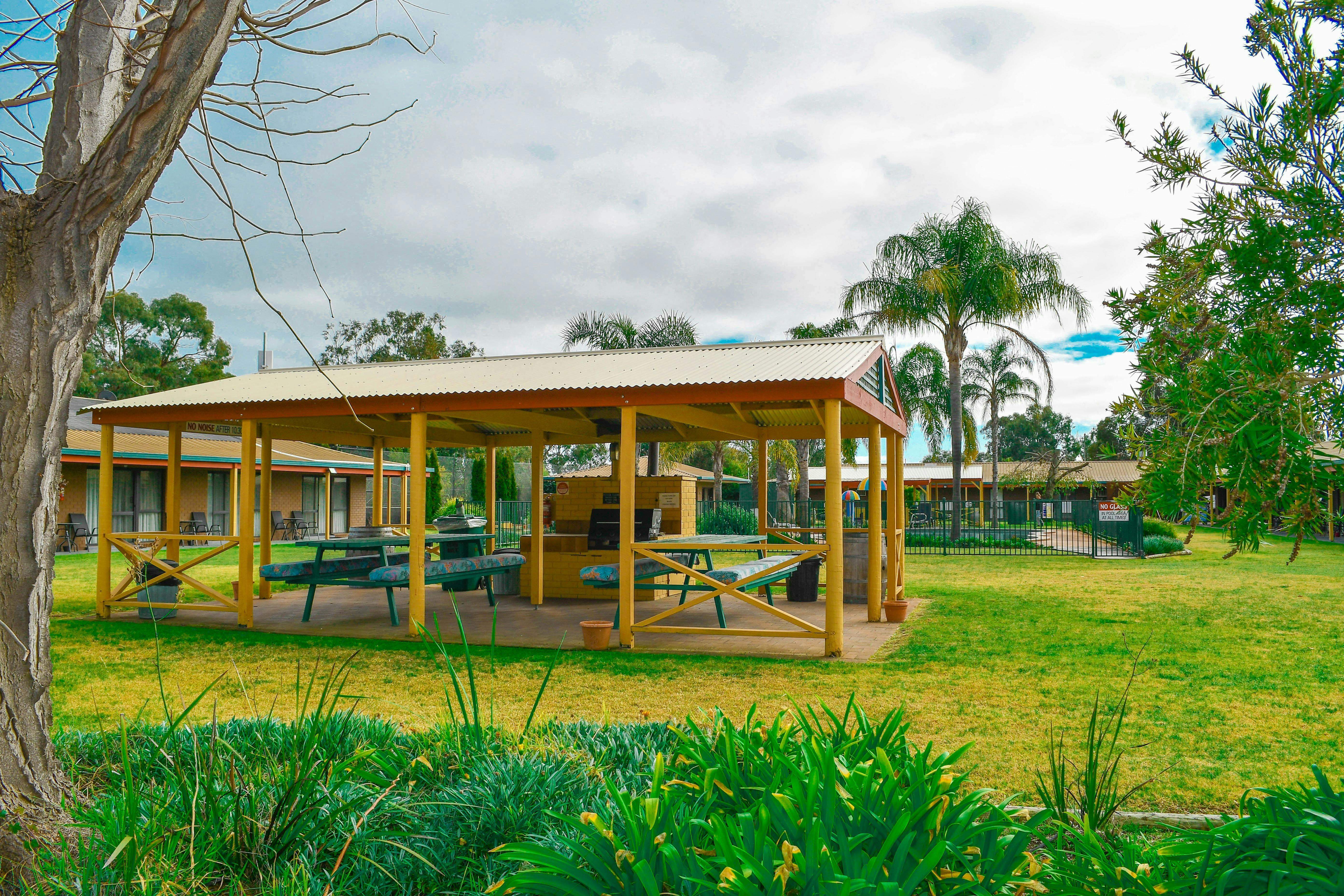 00Aeebde9De7E959Ed348392Fe1B93Df