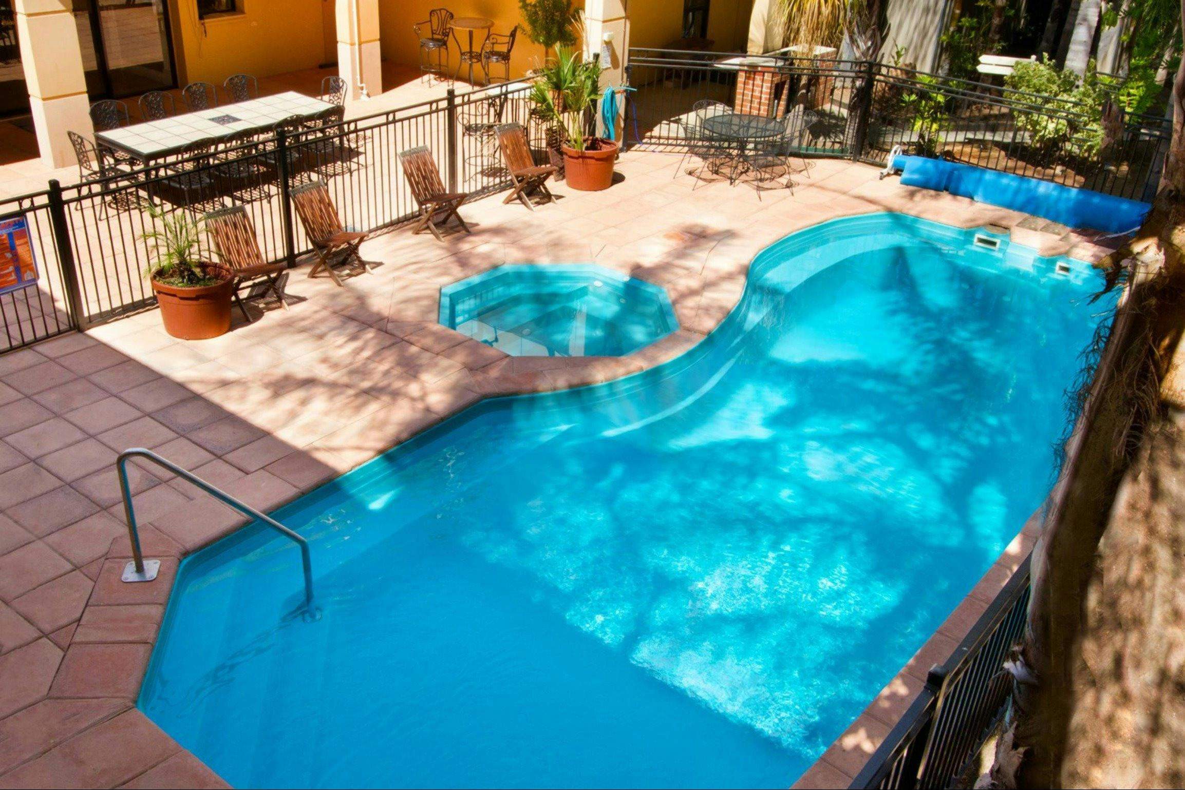 C1Dd3933104Cedc235D3B054A080695E