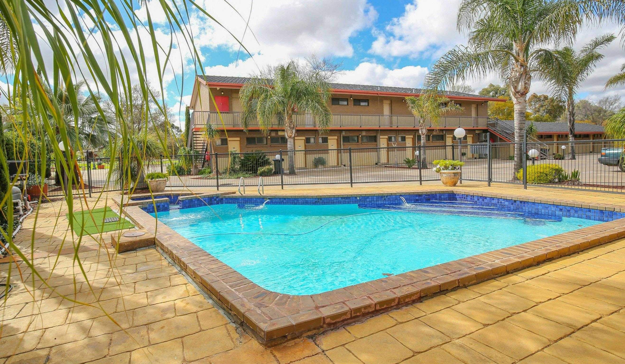 150E304C905B2C2891542A0E80A1Face