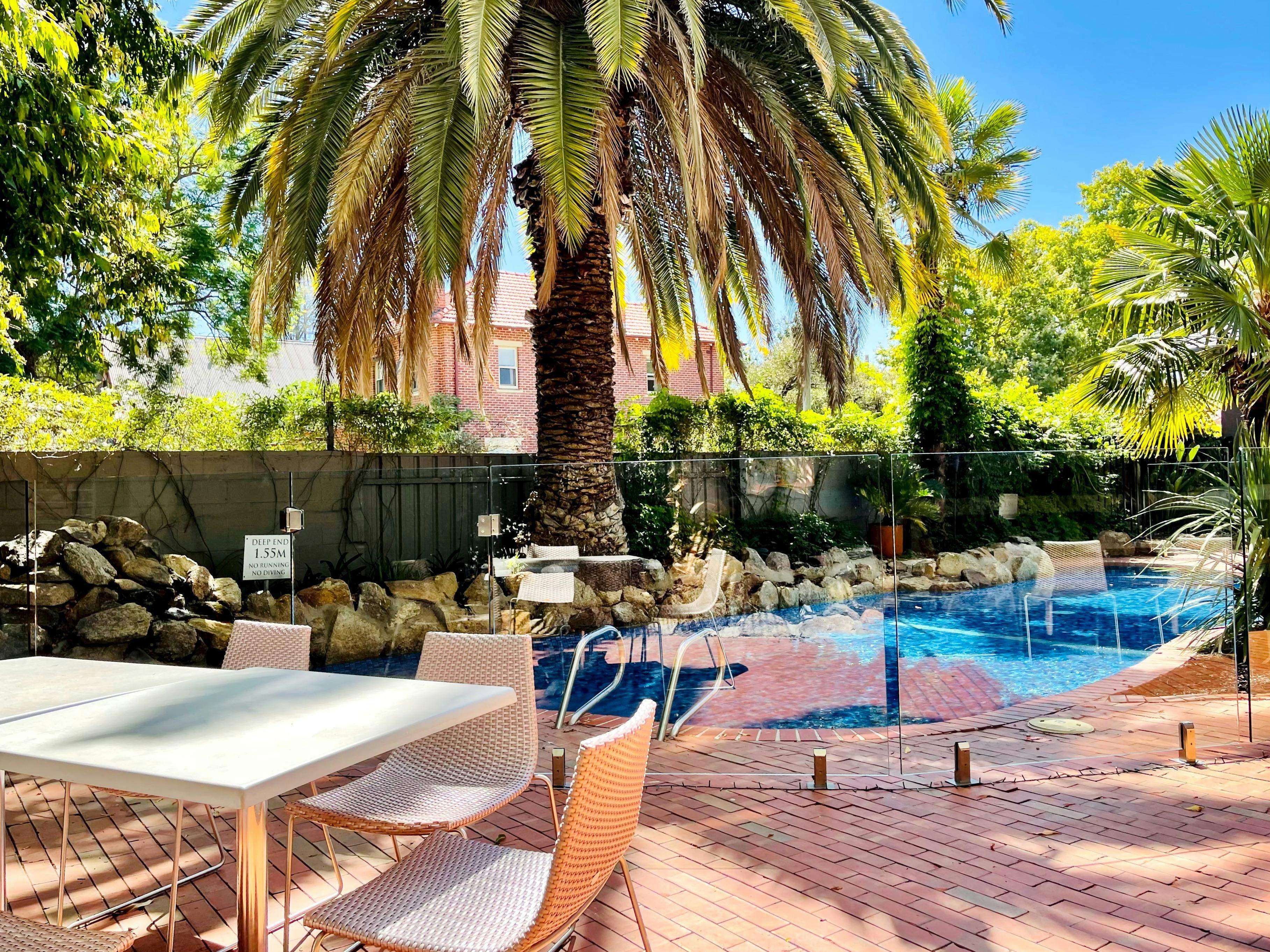 9Bad57Ef3Ce5F79Bd8038F04B024D6Dc