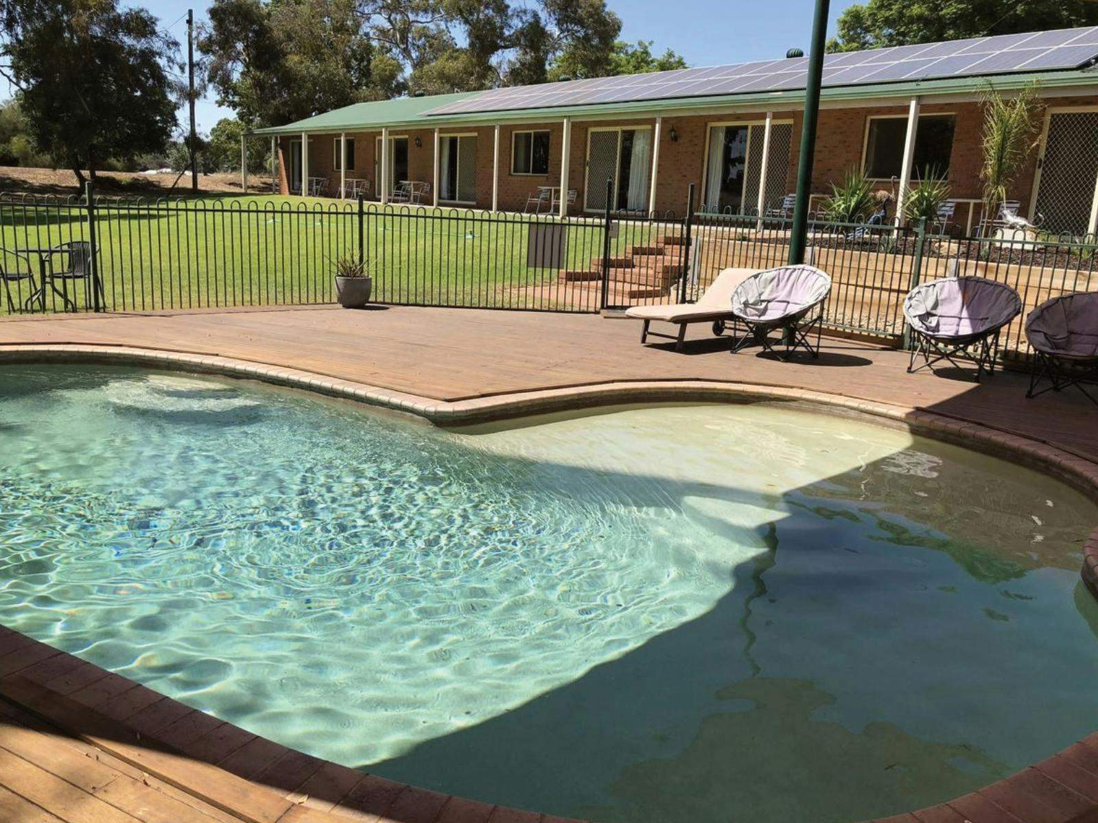 879Bf9282Edfd0442Ae4E8D1949Aed05