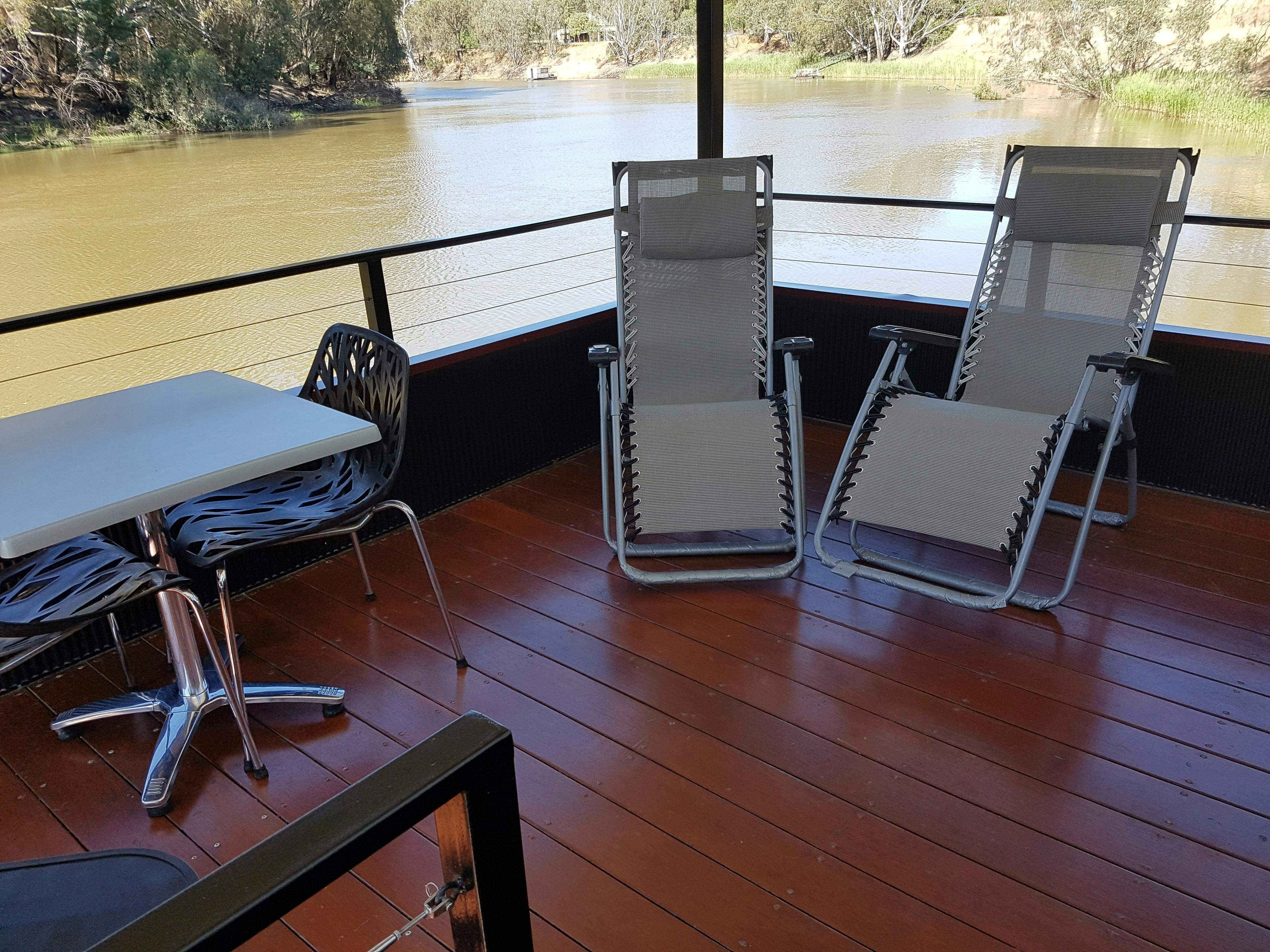 043Ab23C75B85B5299B421F1224F786A