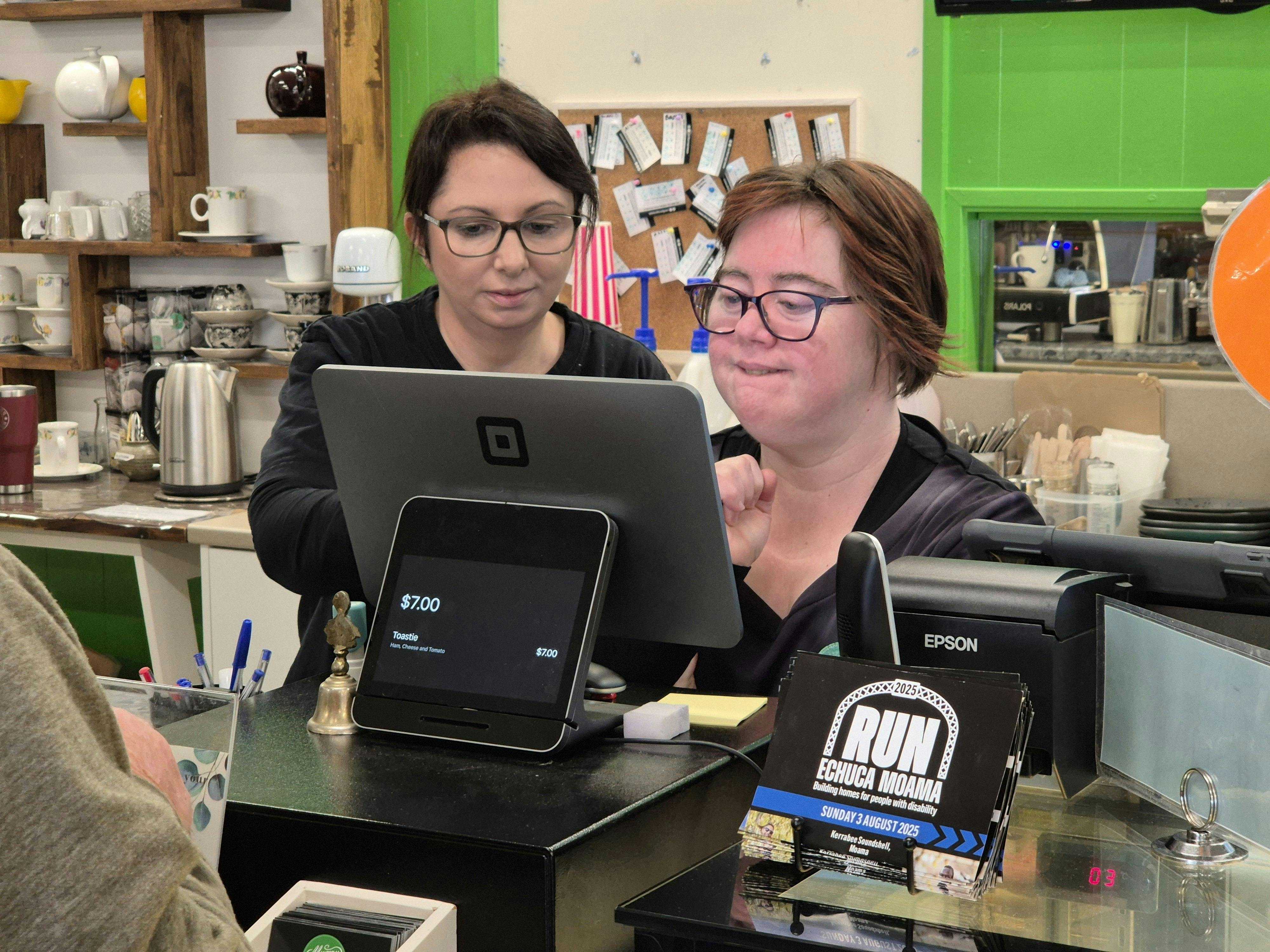 72Ed0Ddeac2Fca1A6D72F1761E9979D8