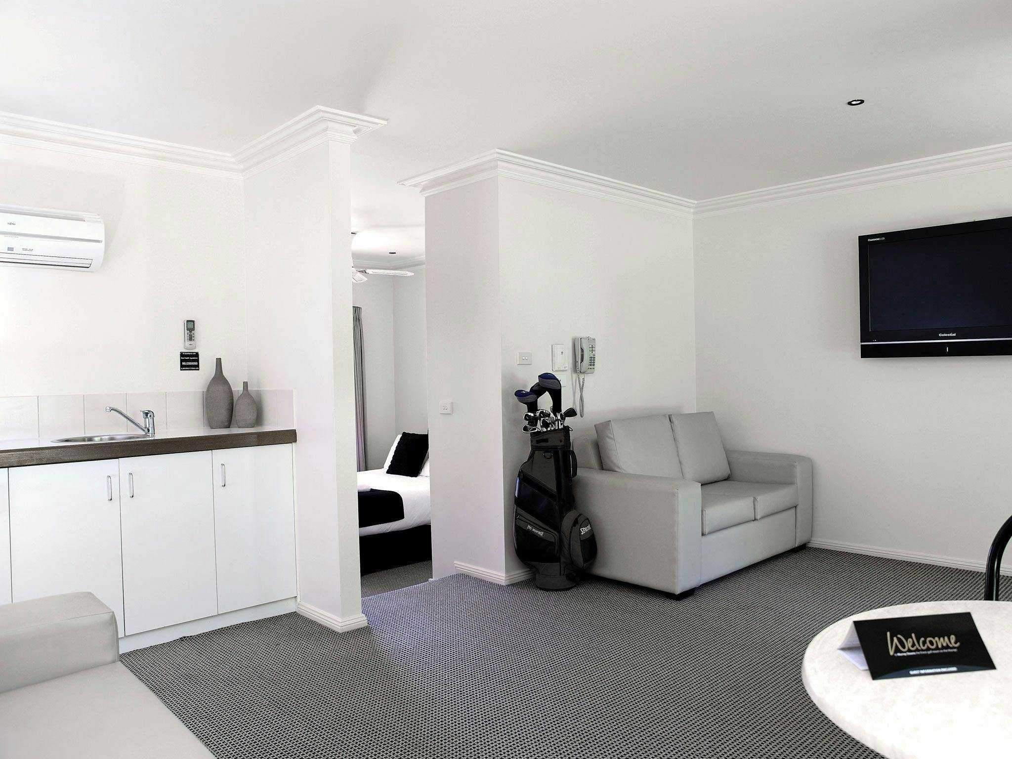 Original__9653173_Df55_Murray_Downs_Resort_Accommodation_Room_06_1O4W86S