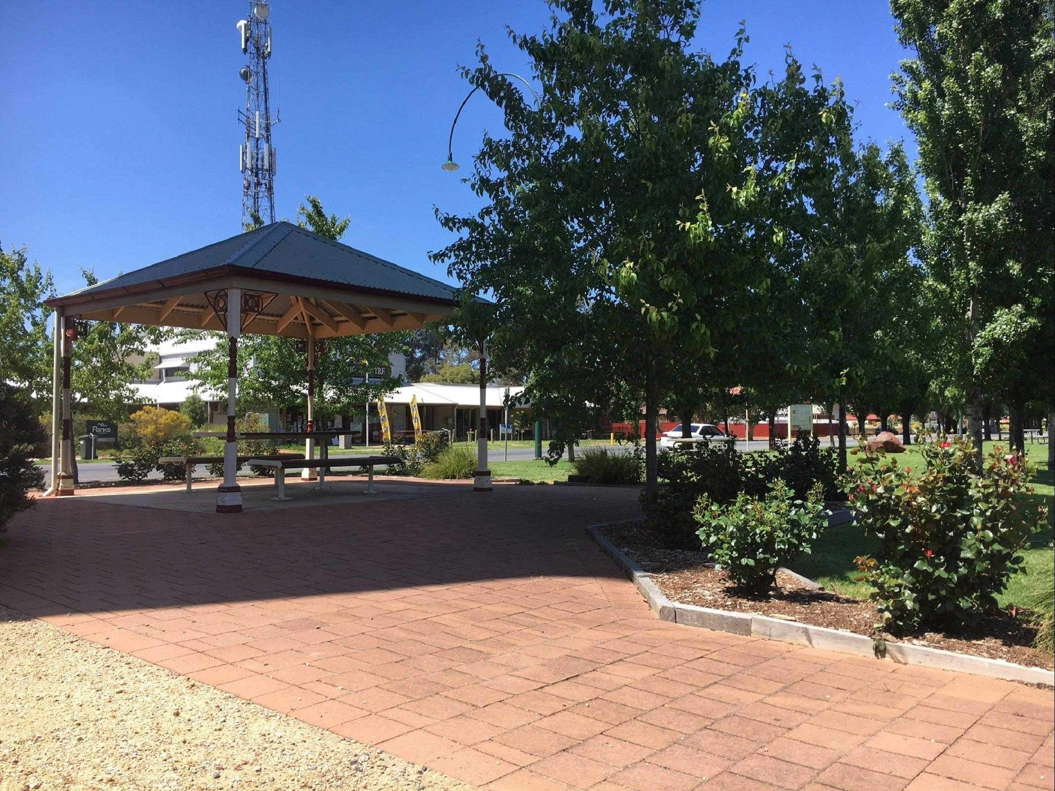 820B37E1E26A4670Cb05Dbf1892C8A0D